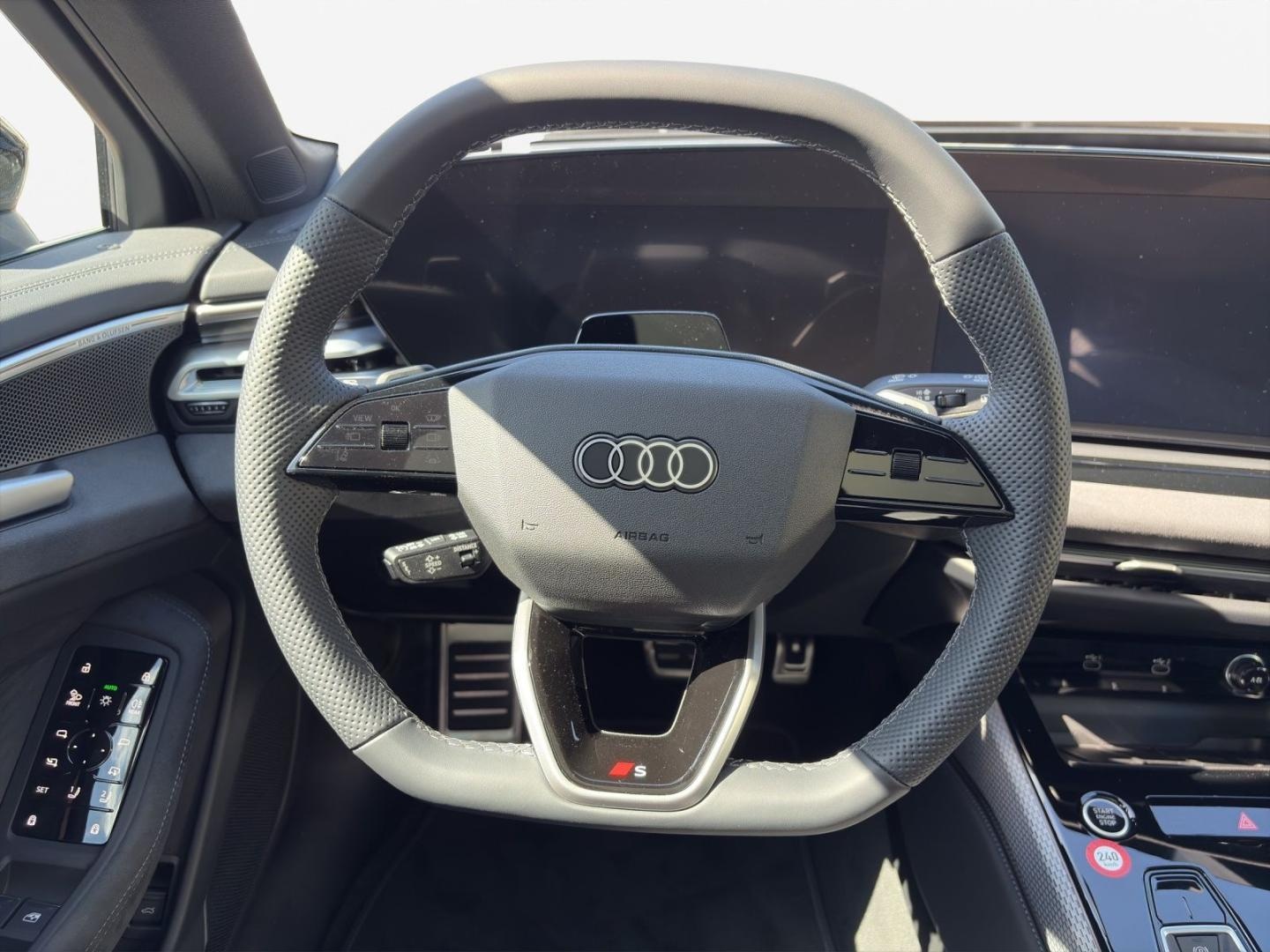 Bild über Audi A6 Avant TDI quattro 220 kW S tronic - für weitere Informationen kontaktieren Sie den Audi Partner