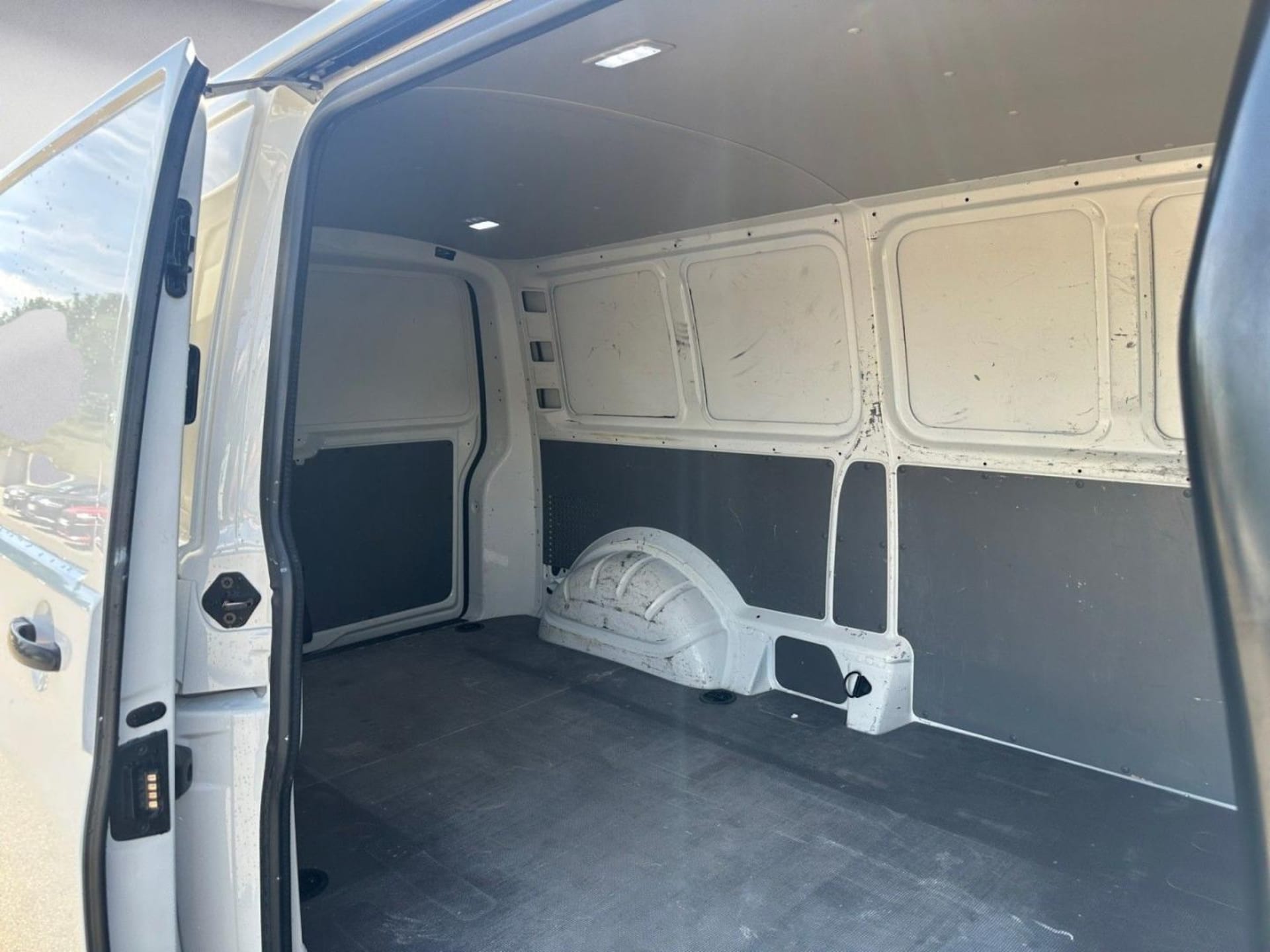 Volkswagen T6.1 Transporter Kasten langer Radstand