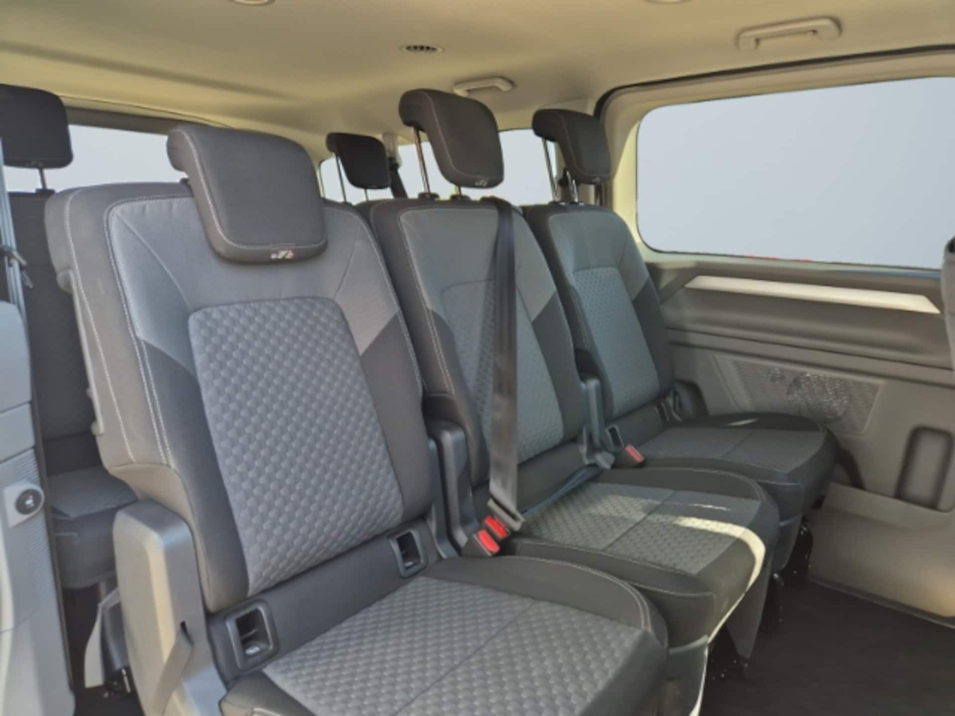 Volkswagen Caravelle langer Radstand Life