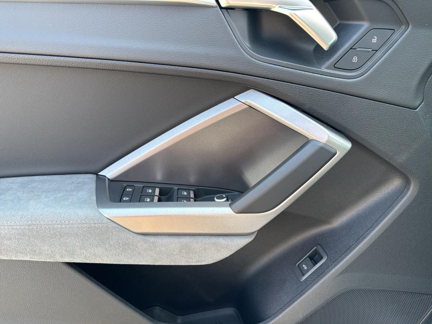 Bild über Audi Q3 TFSI quattro 180 kW S tronic - für weitere Informationen kontaktieren Sie den Audi Partner