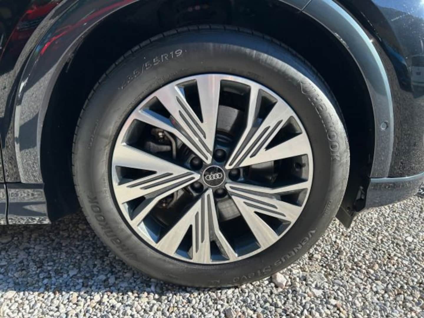 Bild über Audi Q4 e-tron 40 e-tron - für weitere Informationen kontaktieren Sie den Audi Partner