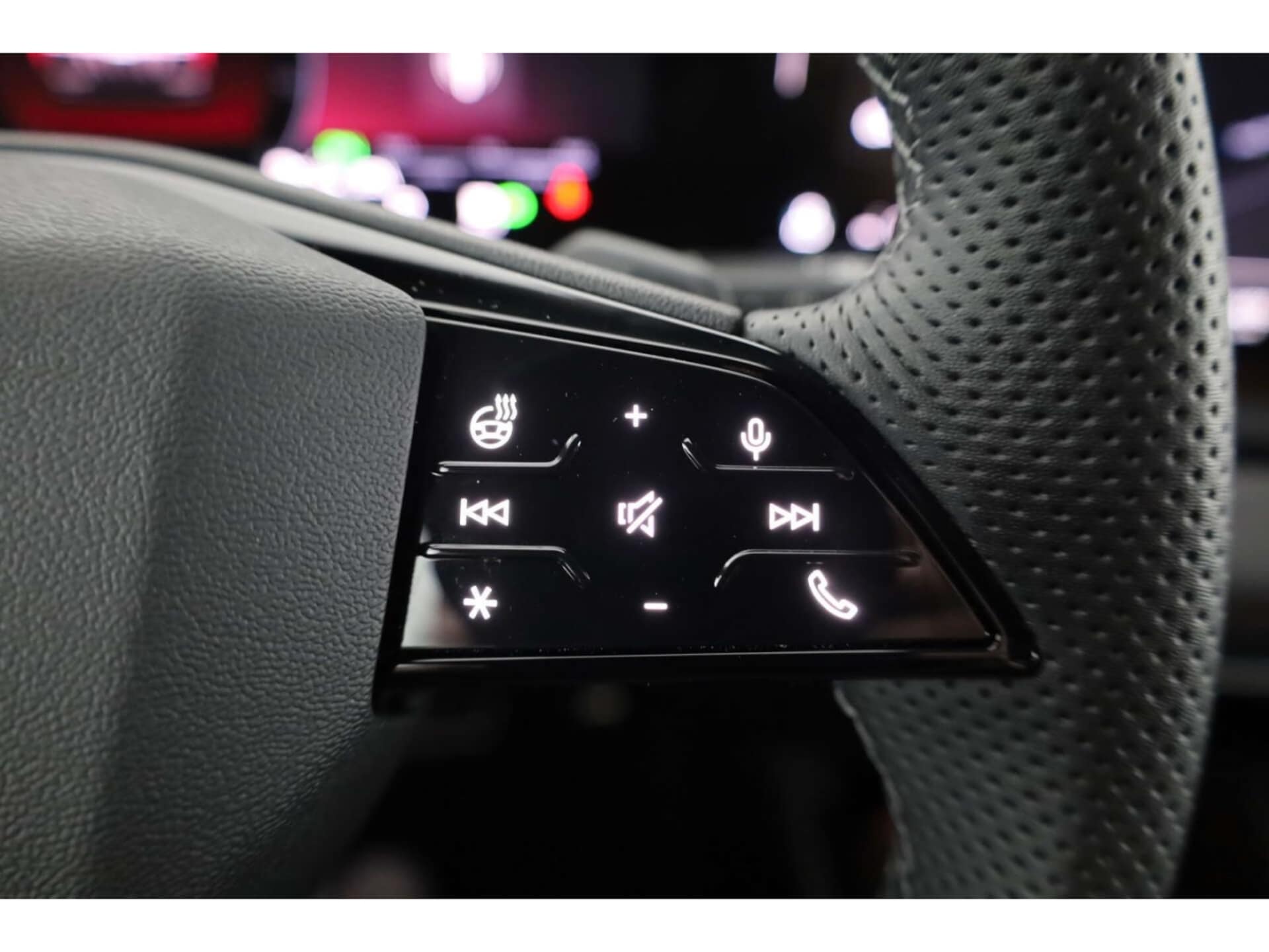 Audi SQ6 SUV e-tron