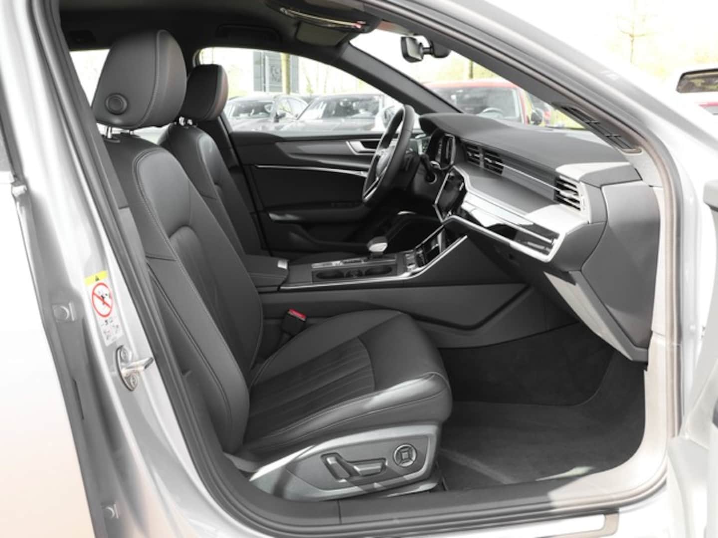 Bild über Audi A6 Avant TFSI e advanced 50 TFSI e quattro S tronic - für weitere Informationen kontaktieren Sie den Audi Partner
