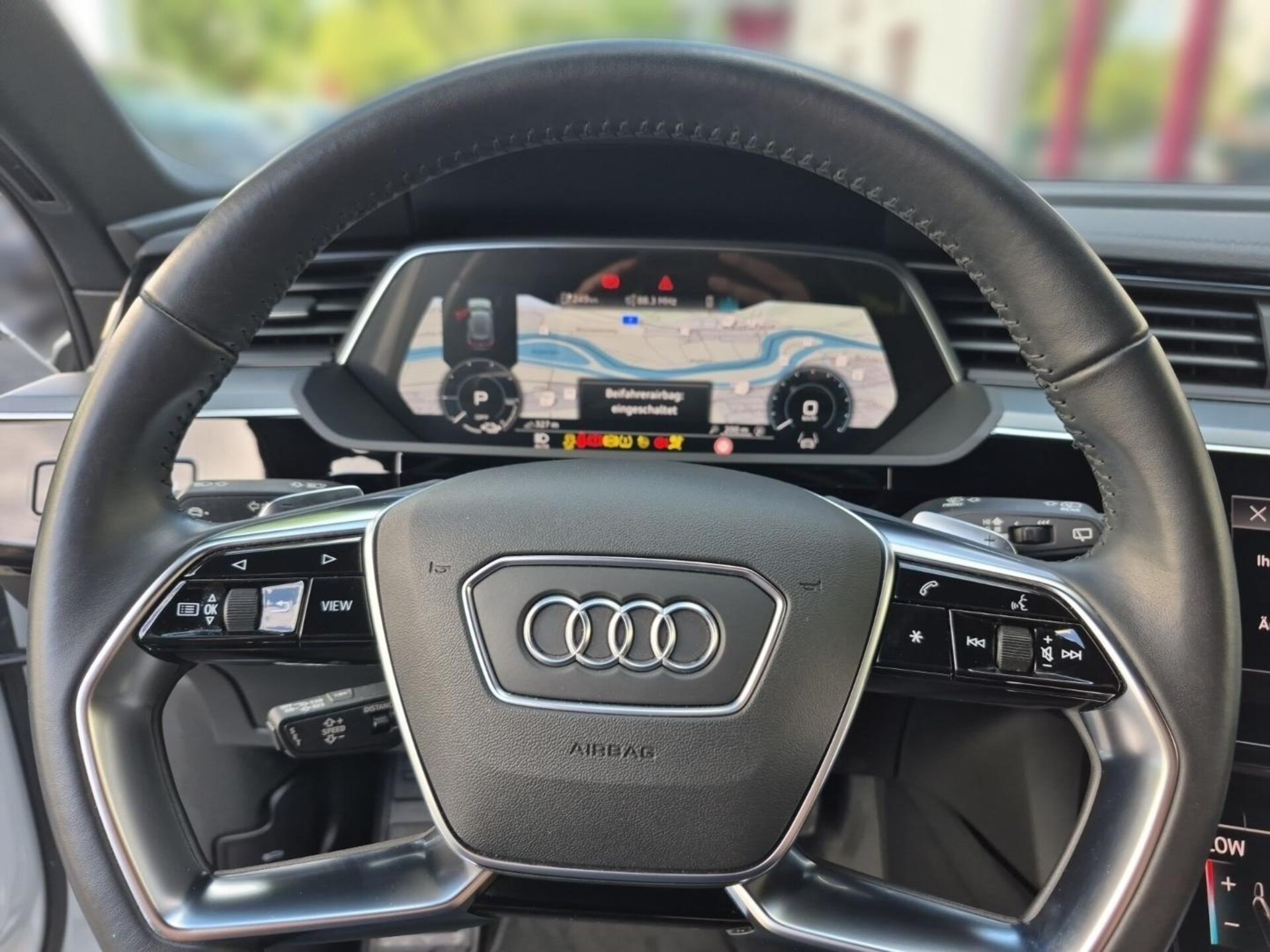 Audi e-tron S line