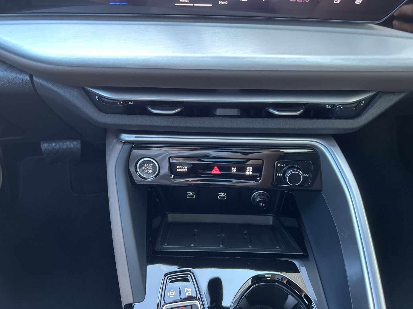 Bild über Audi Q5 SUV TDI quattro 220 kW S tronic - für weitere Informationen kontaktieren Sie den Audi Partner