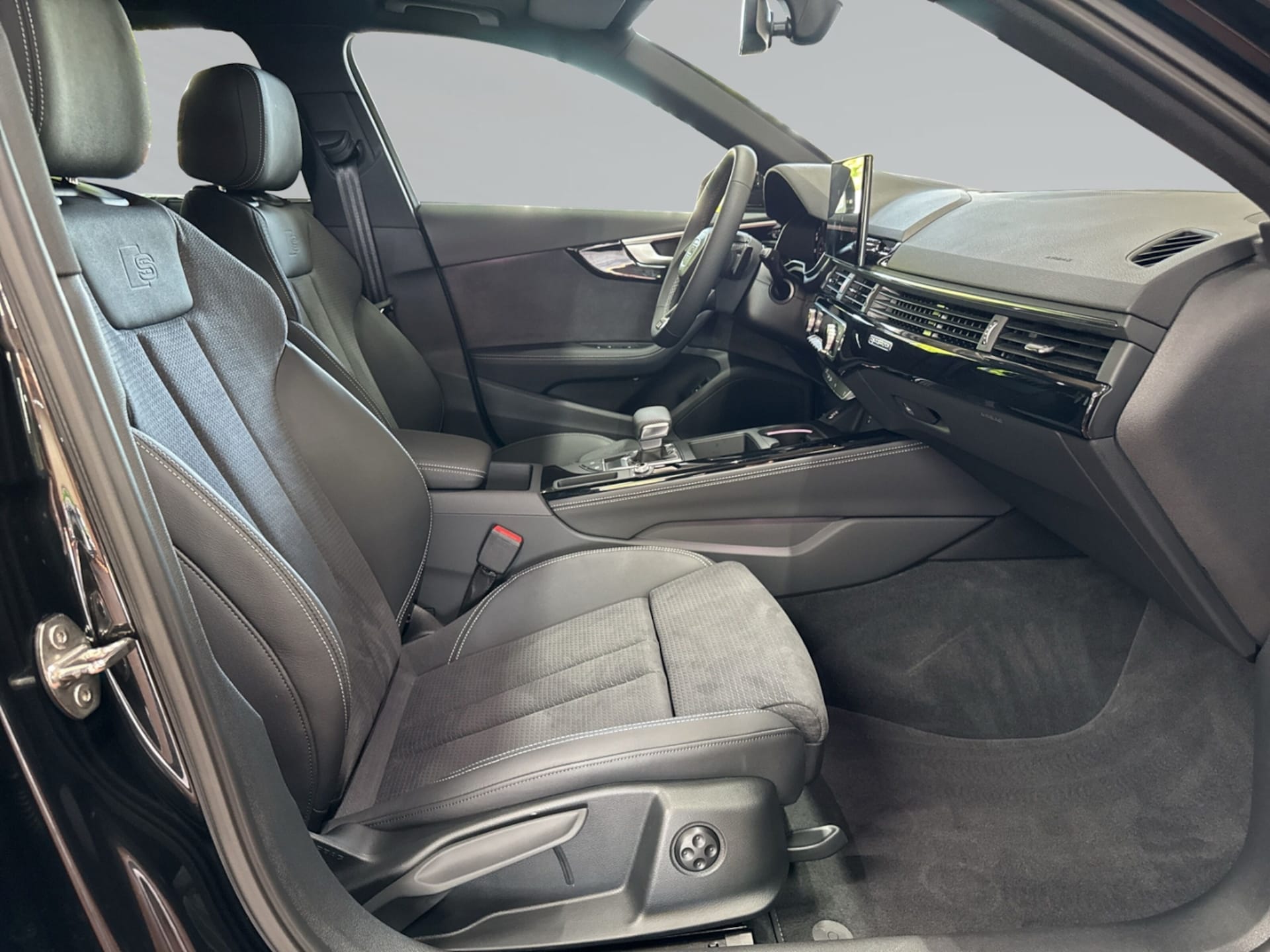 Audi A4 Avant S line