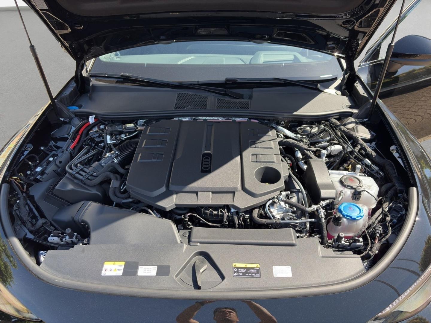 Bild über Audi A6 Avant TDI quattro 220 kW S tronic - für weitere Informationen kontaktieren Sie den Audi Partner