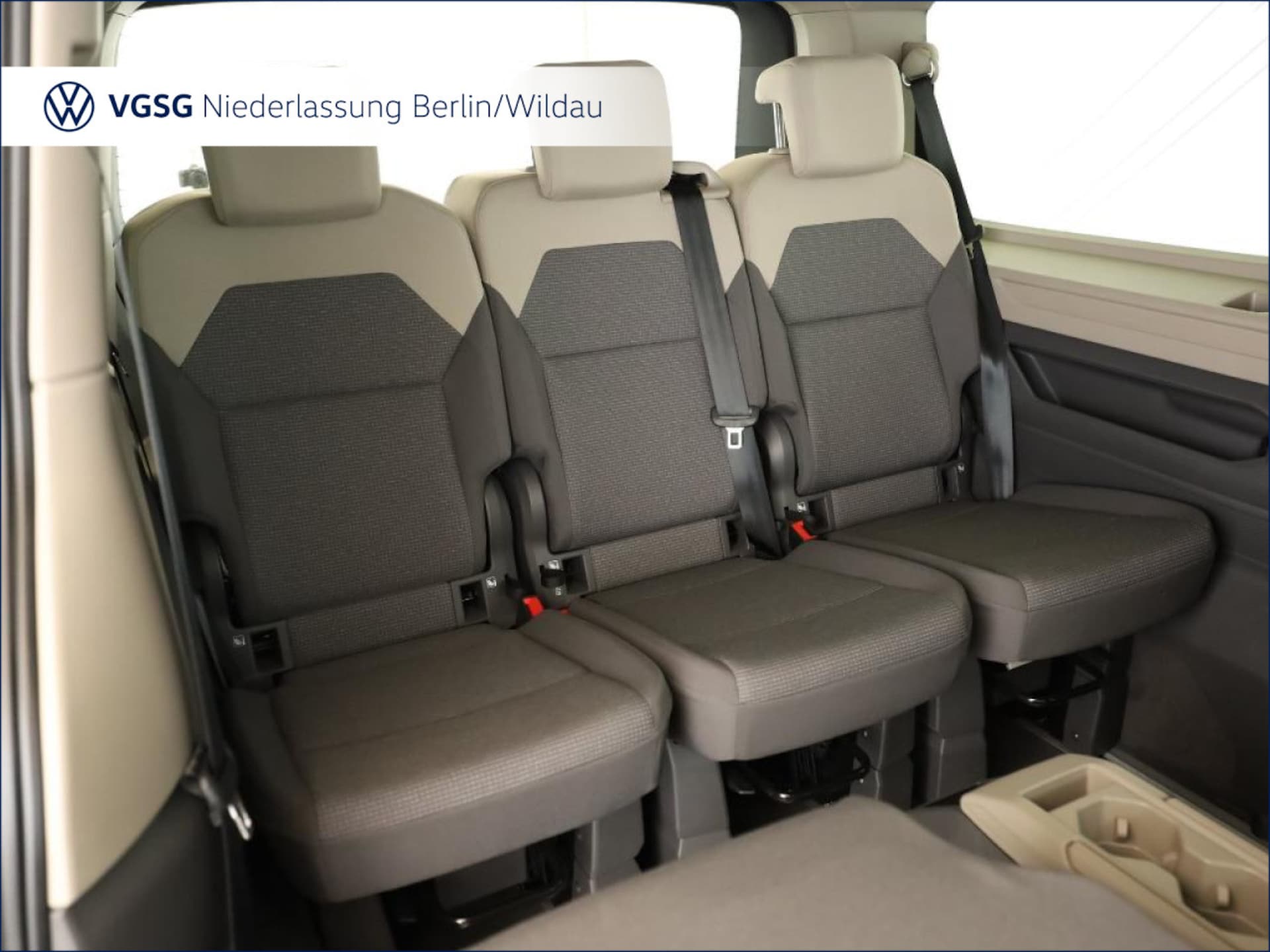 Volkswagen Multivan Langversion Basis-Modell
