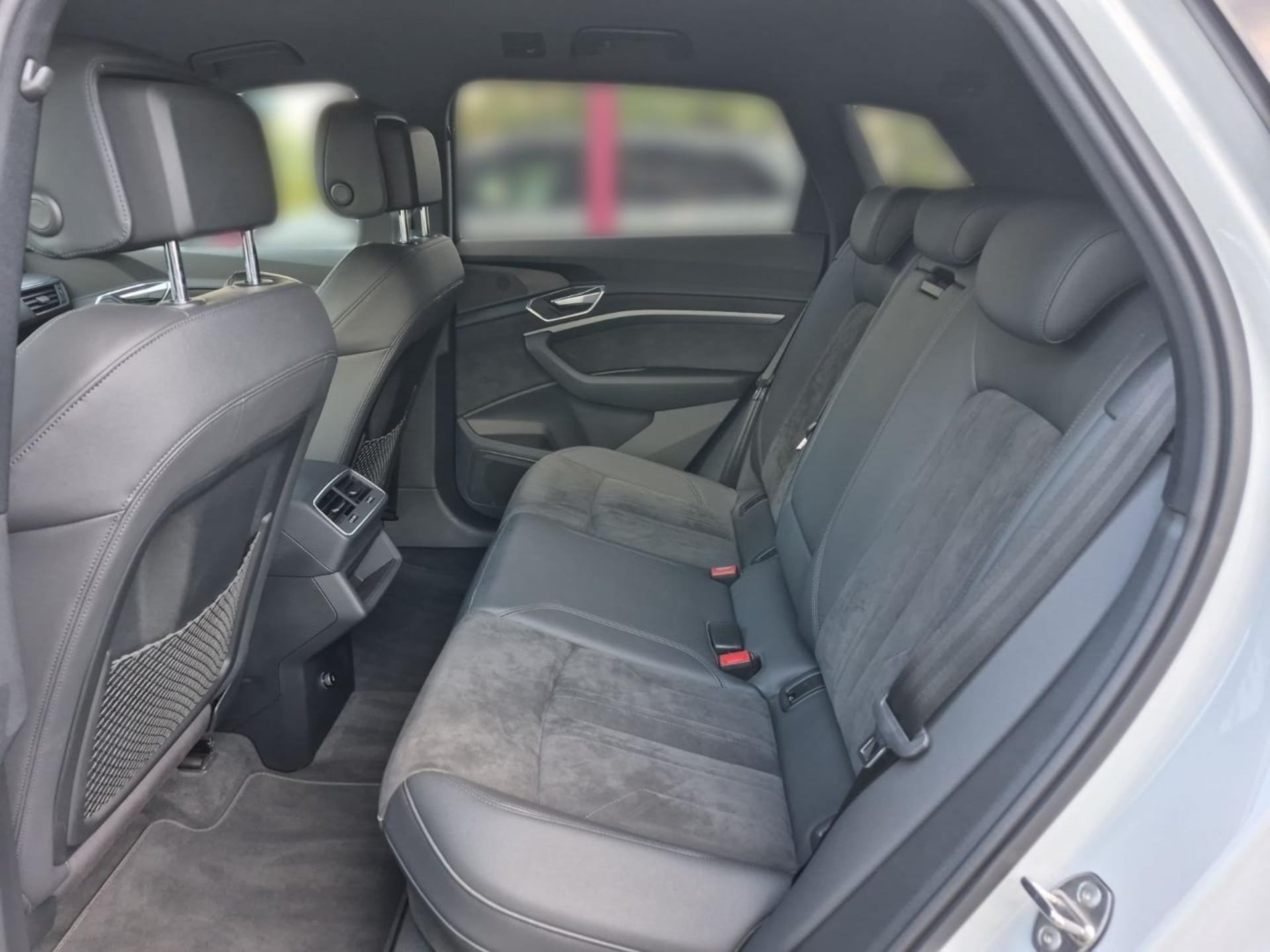 Audi e-tron S line