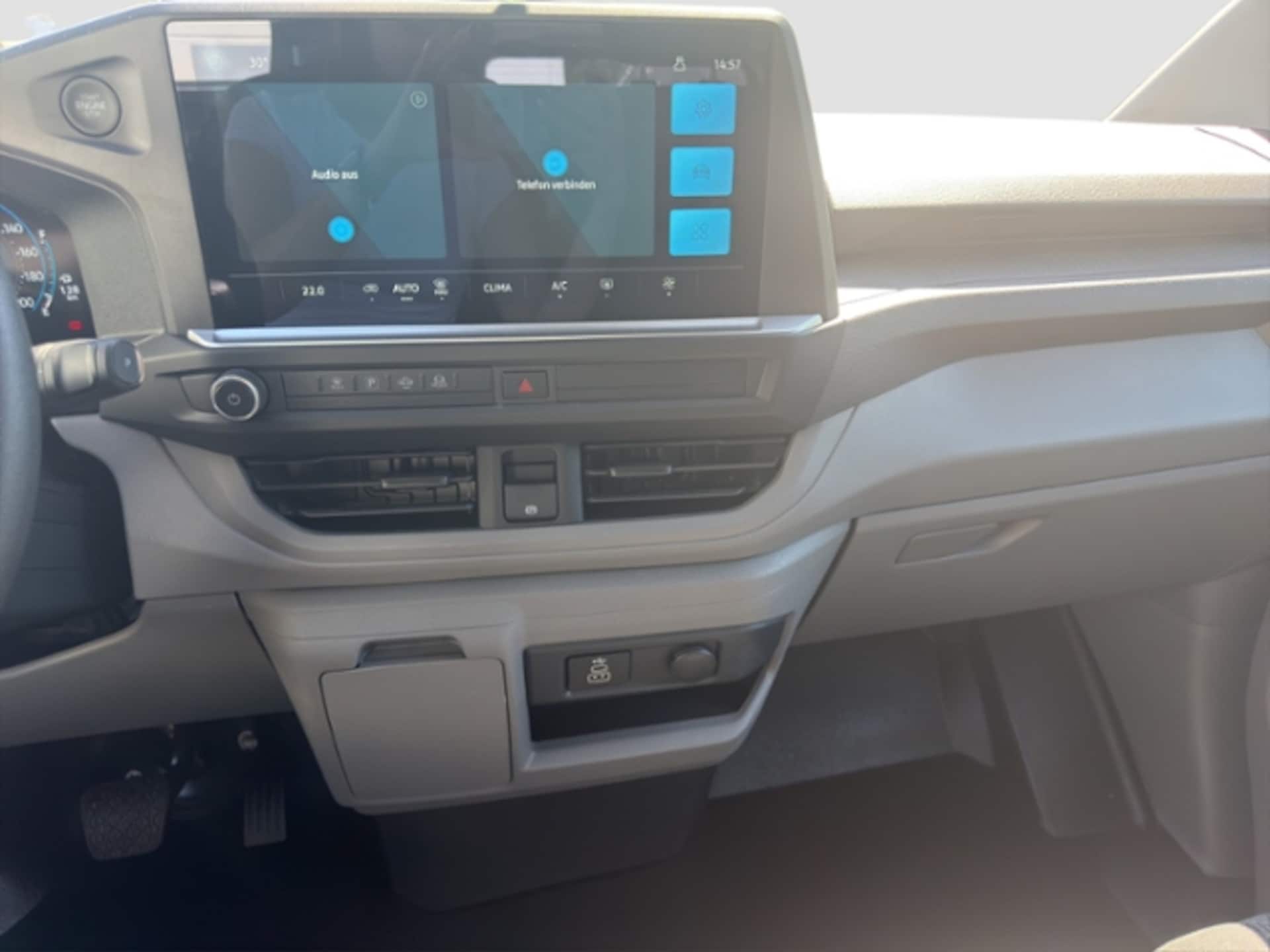 Volkswagen Transporter Kombi langer Radstand