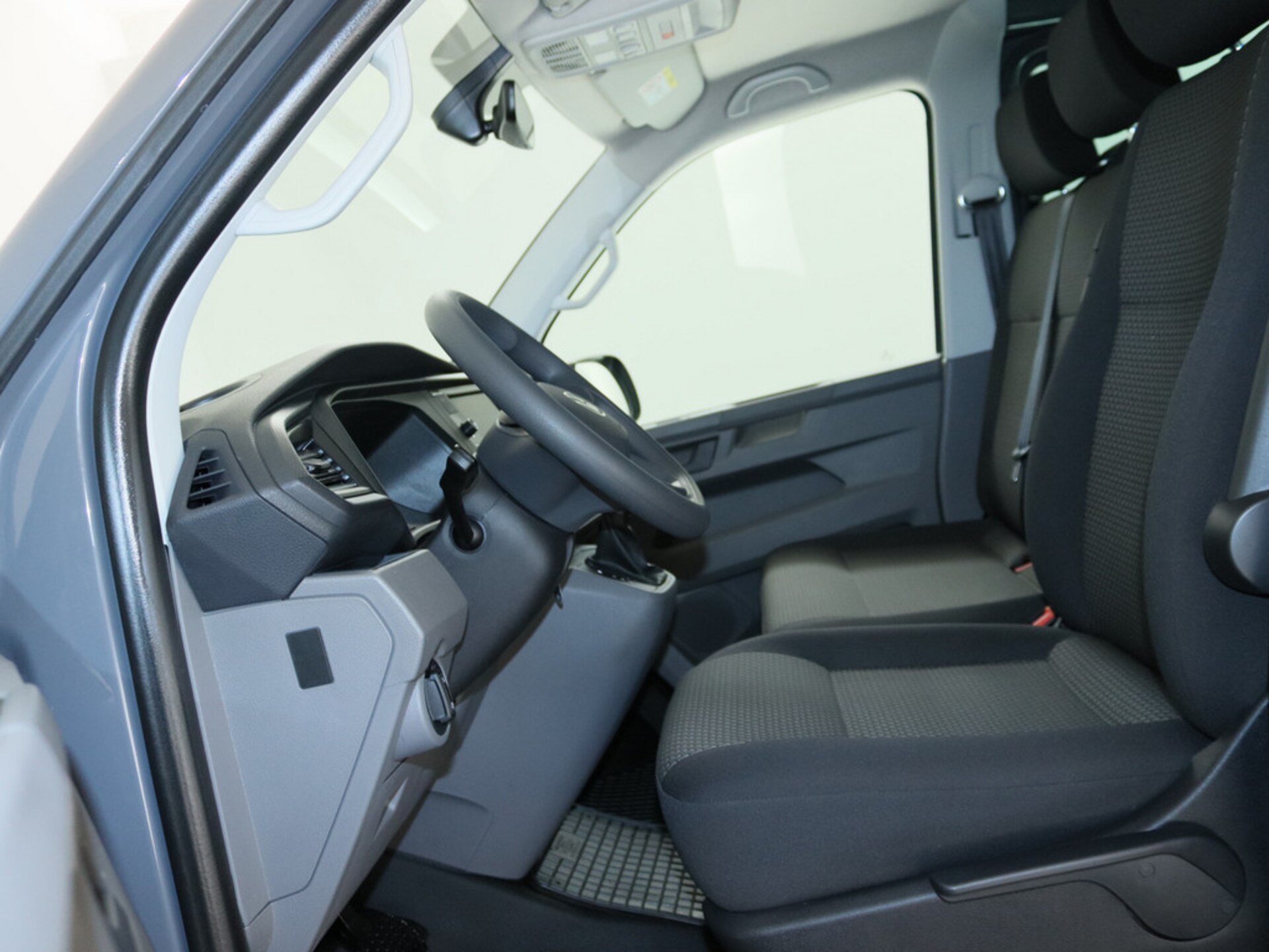 Volkswagen T6.1 Transporter Kombi langer Radstand