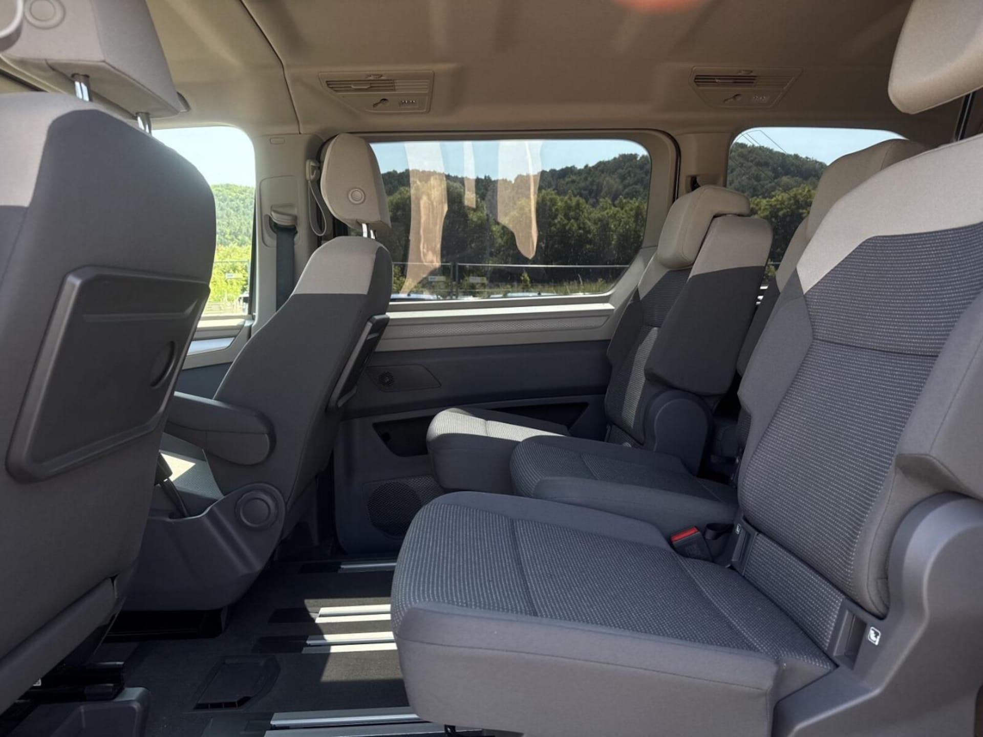 Volkswagen Multivan Model bazowy
