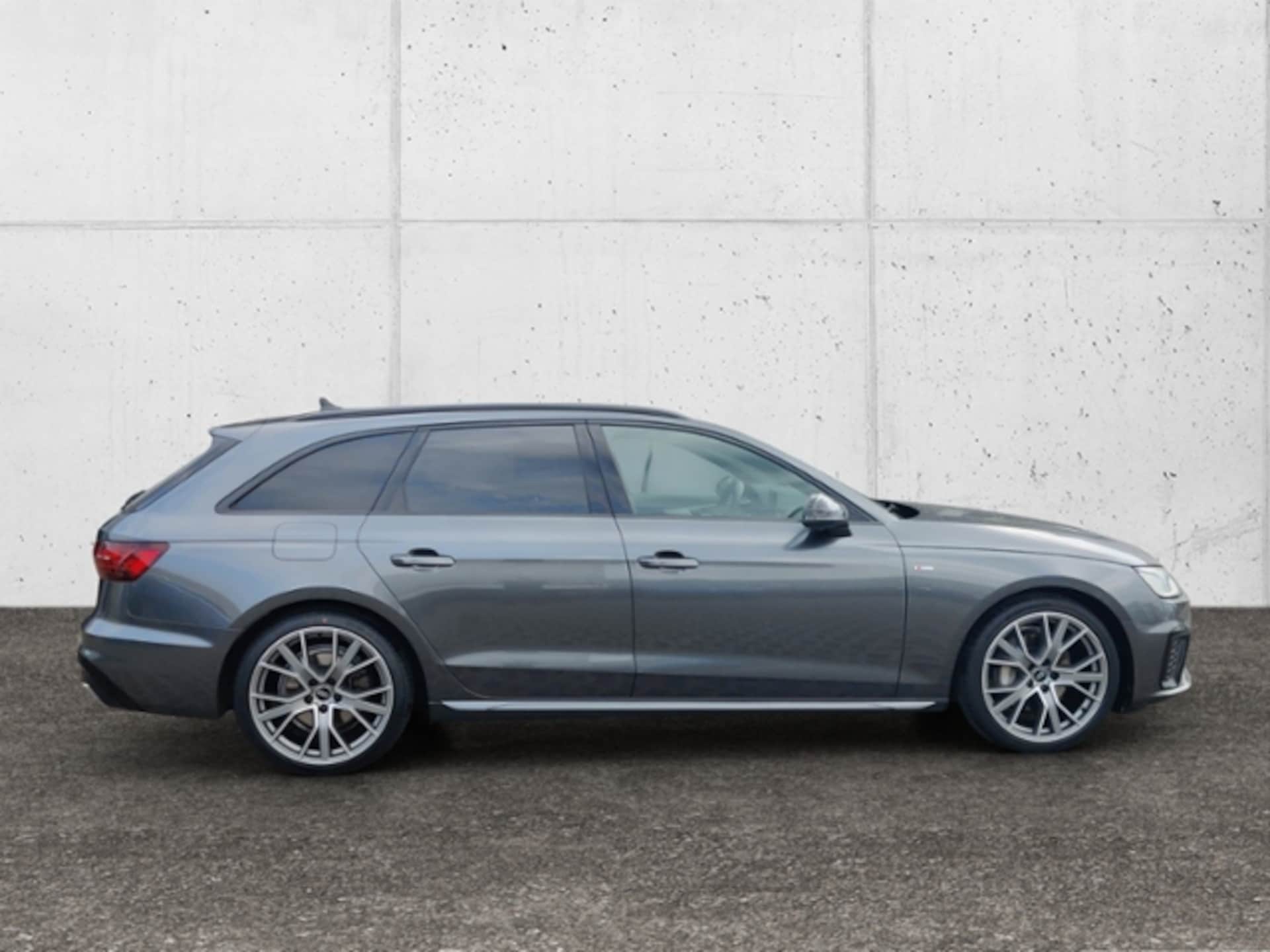 Audi A4 Avant S line