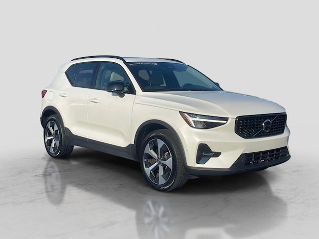 2025 Volvo XC40
