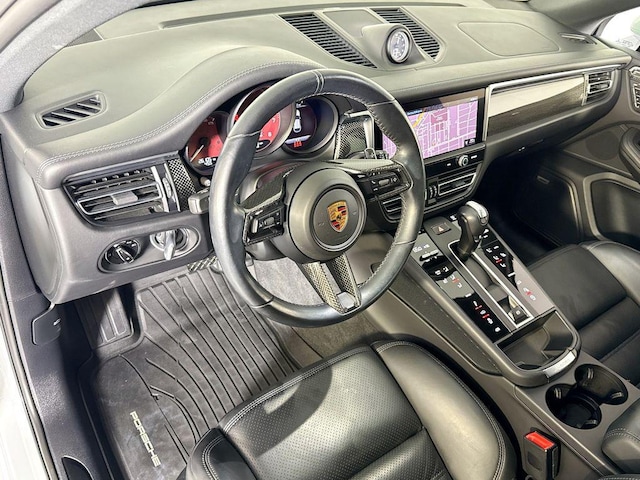 2022 Porsche Macan