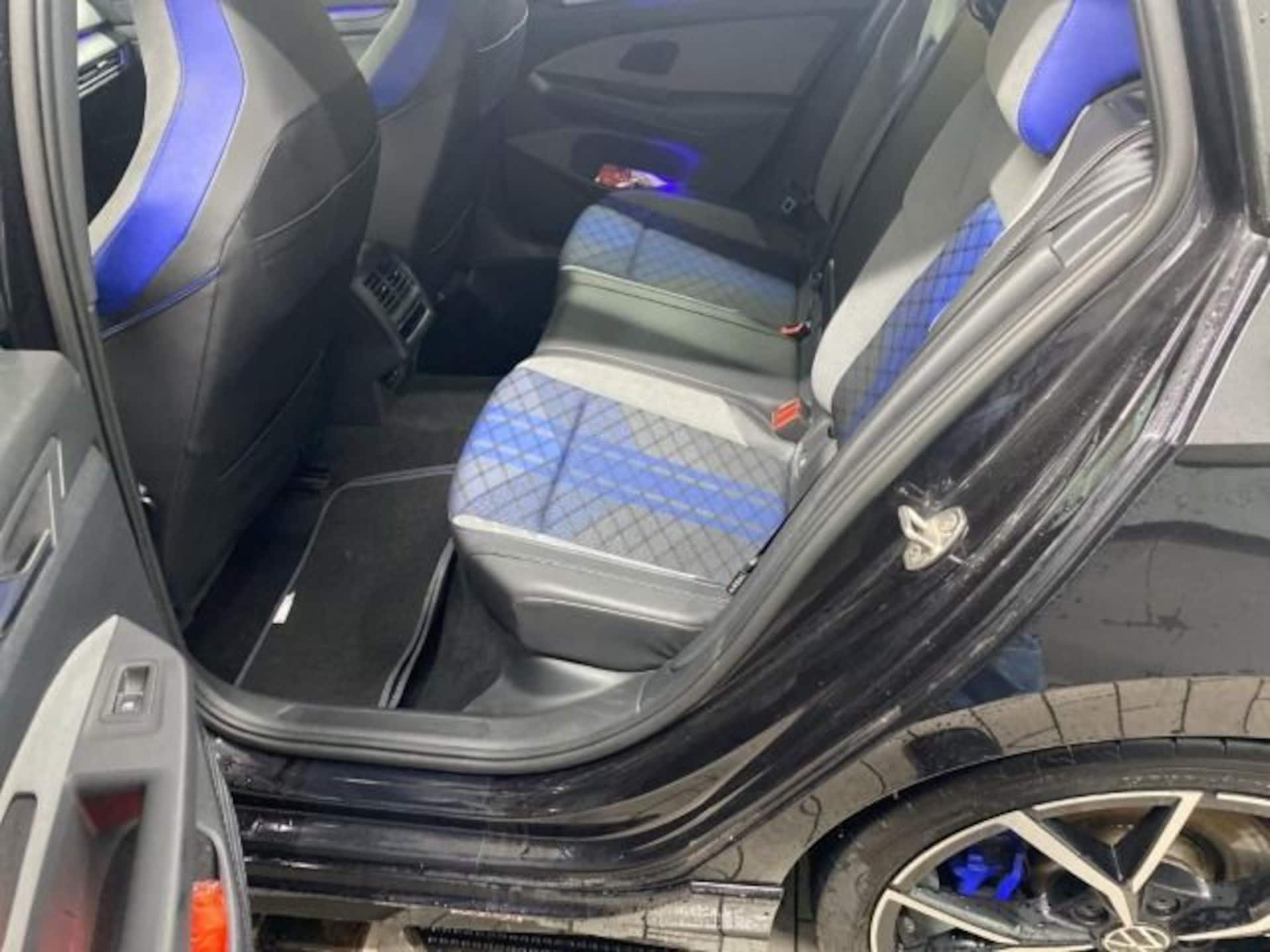 Volkswagen Golf Variant R