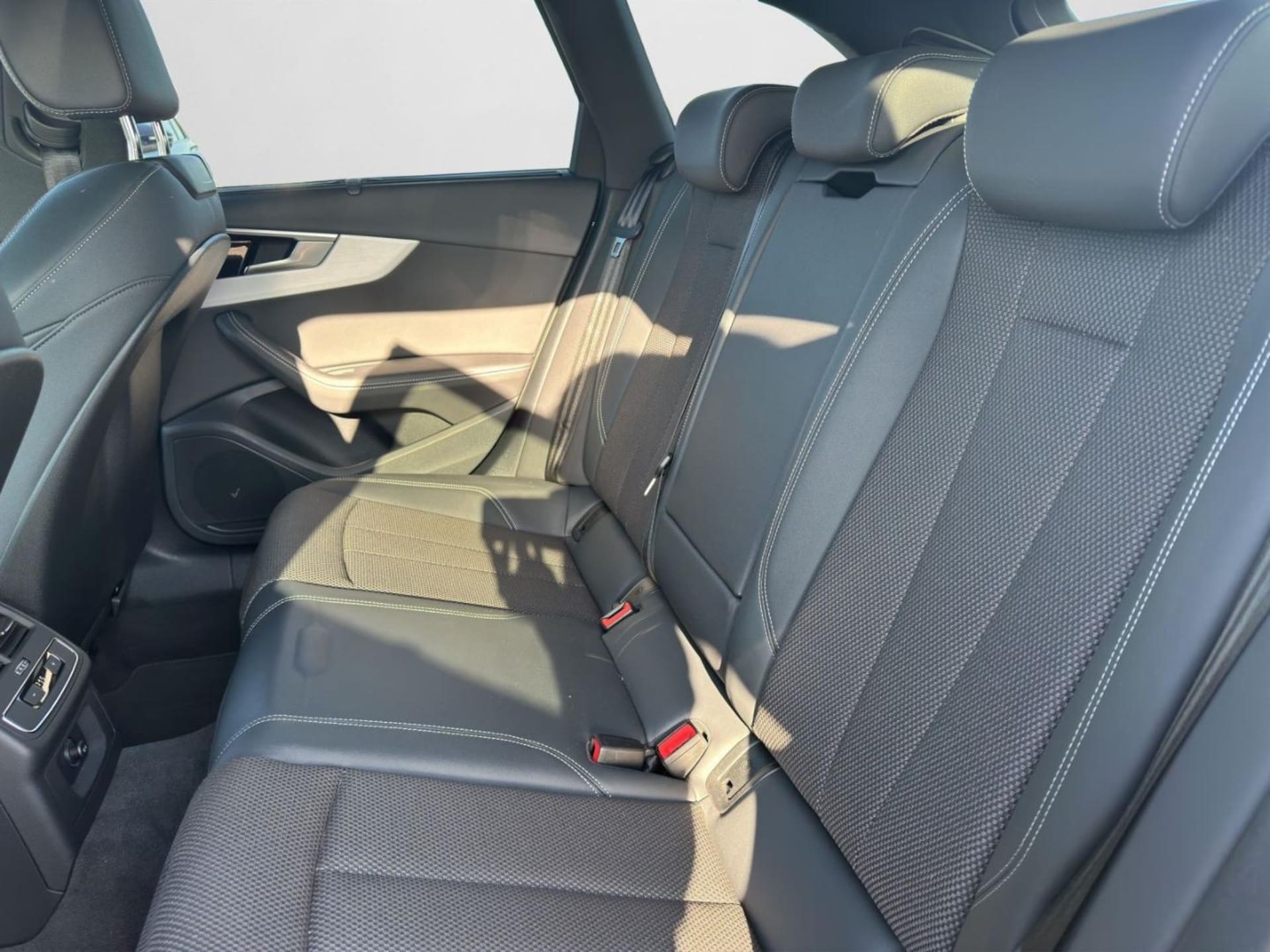 Audi A4 Avant S line