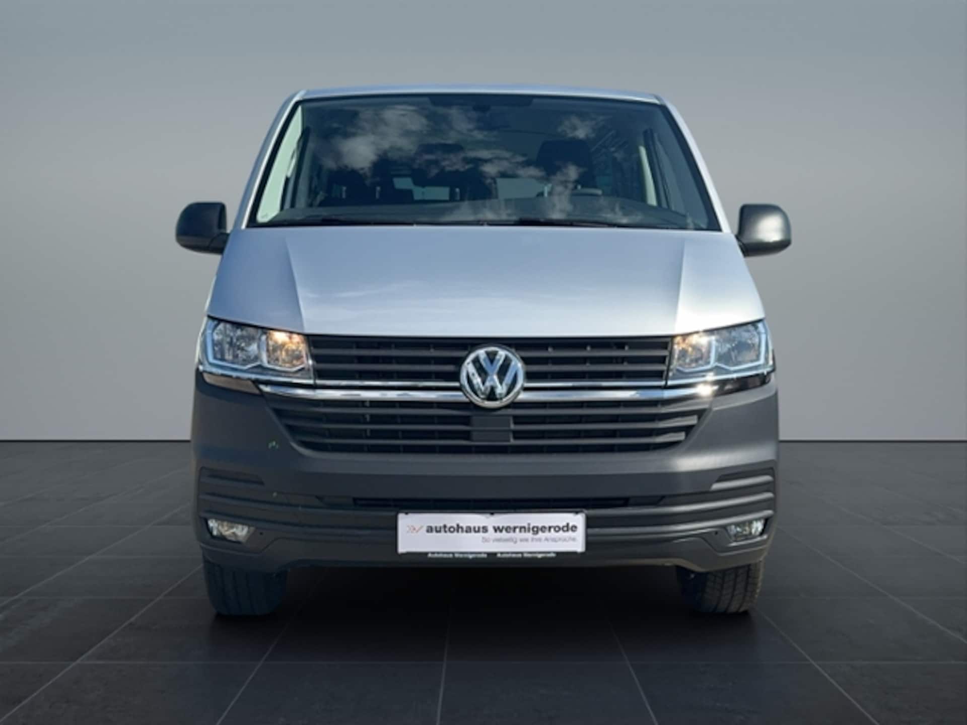 Volkswagen T6.1 Transporter Kombi langer Radstand
