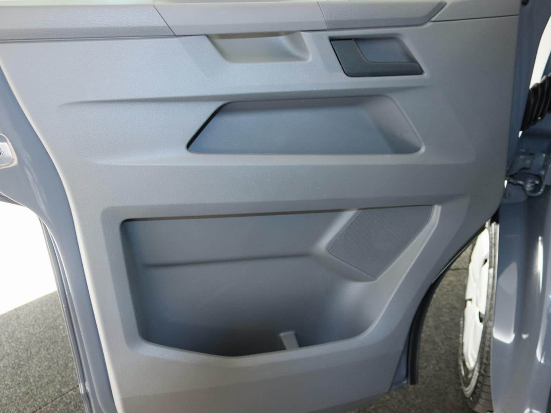 Volkswagen T6.1 Transporter Kombi langer Radstand