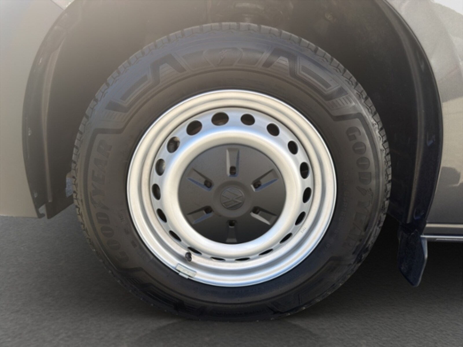 Volkswagen Transporter Kombi langer Radstand – Bild 20