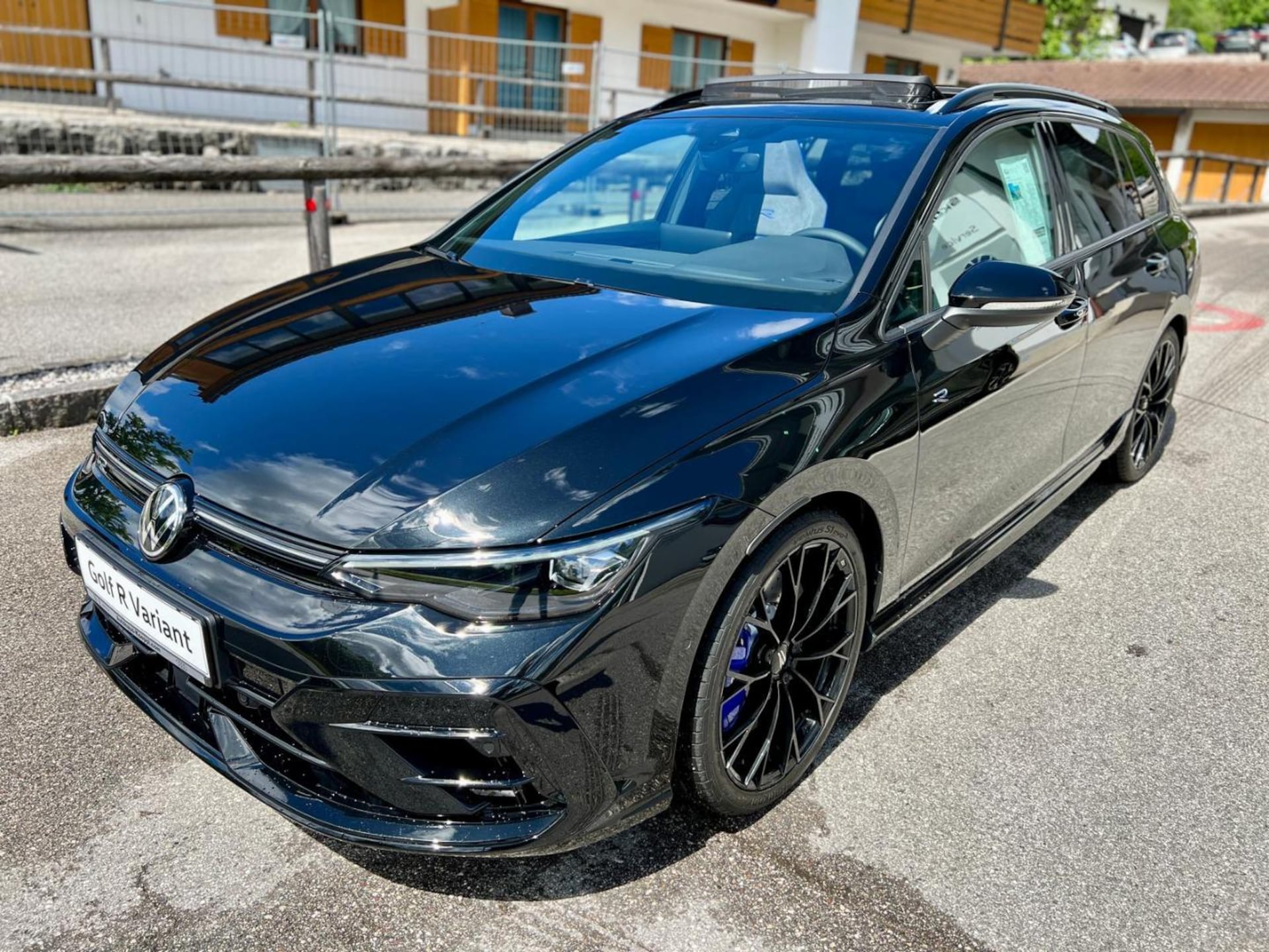 Volkswagen Golf Variant R