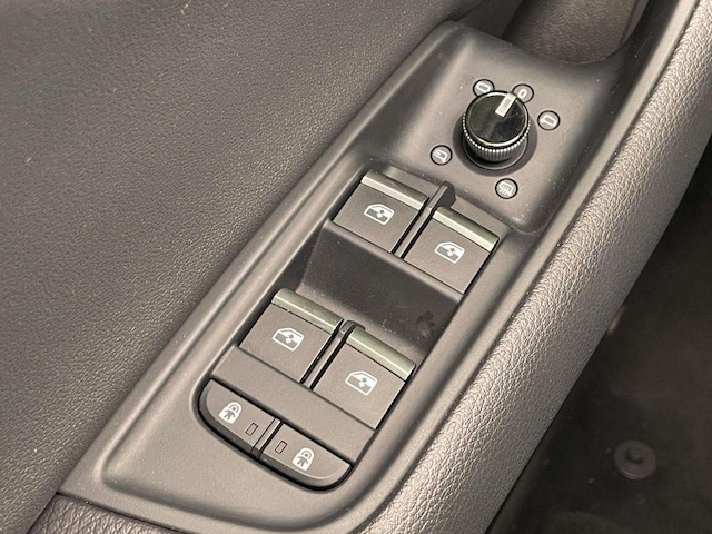 2025 Audi Q8 Premium - Photo 37
