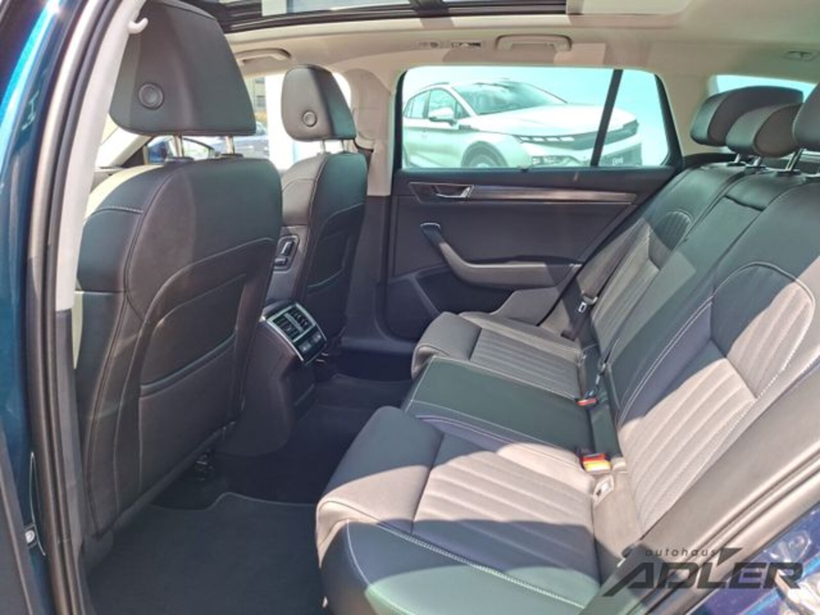 Škoda Superb Combi – Bild 11