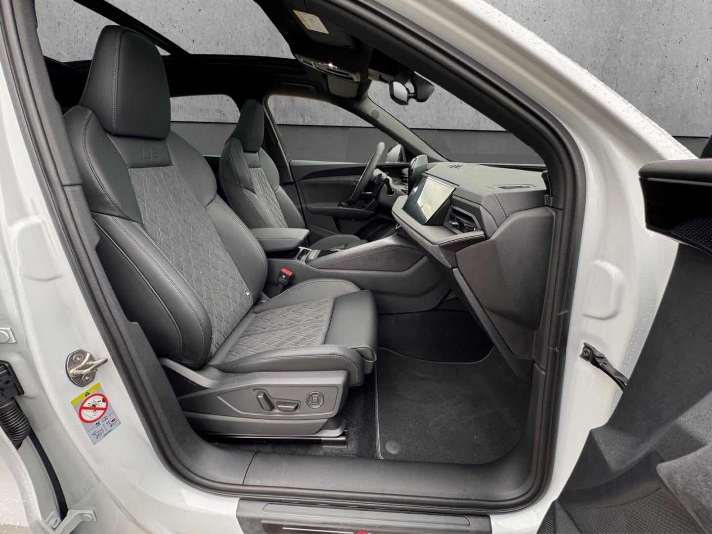 Bild über Audi Q5 SUV e-hybrid e-hybrid quattro 220 kW S tronic - für weitere Informationen kontaktieren Sie den Audi Partner