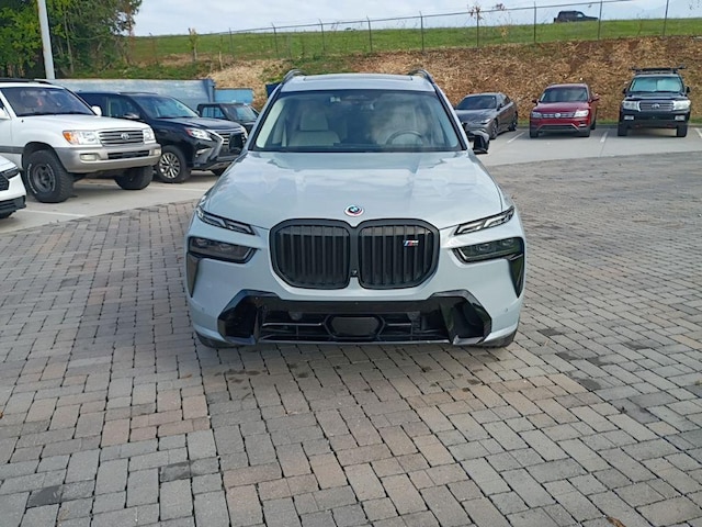 2023 BMW X7