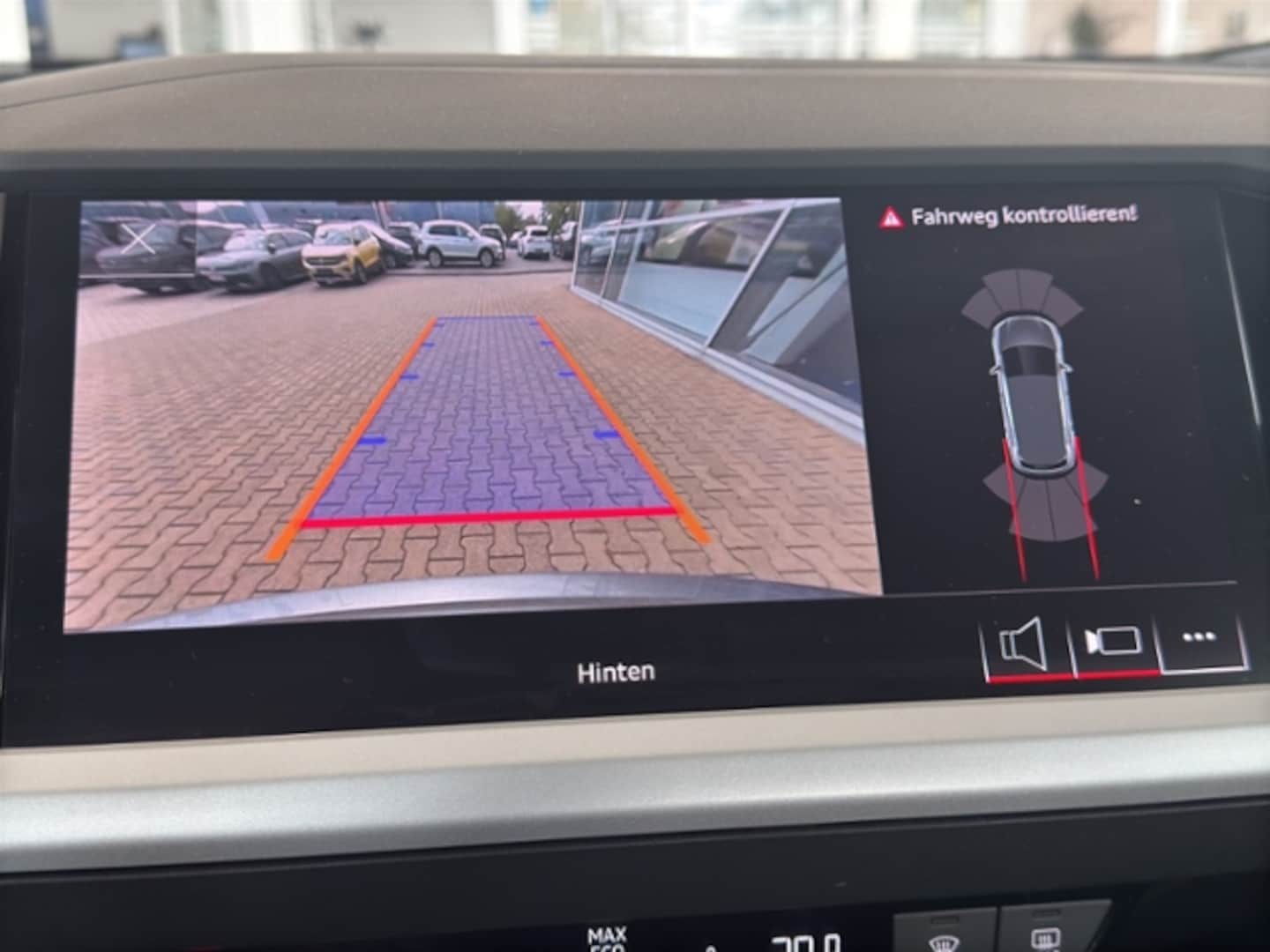 Bild über Audi Q4 e-tron 45 e-tron quattro - für weitere Informationen kontaktieren Sie den Audi Partner