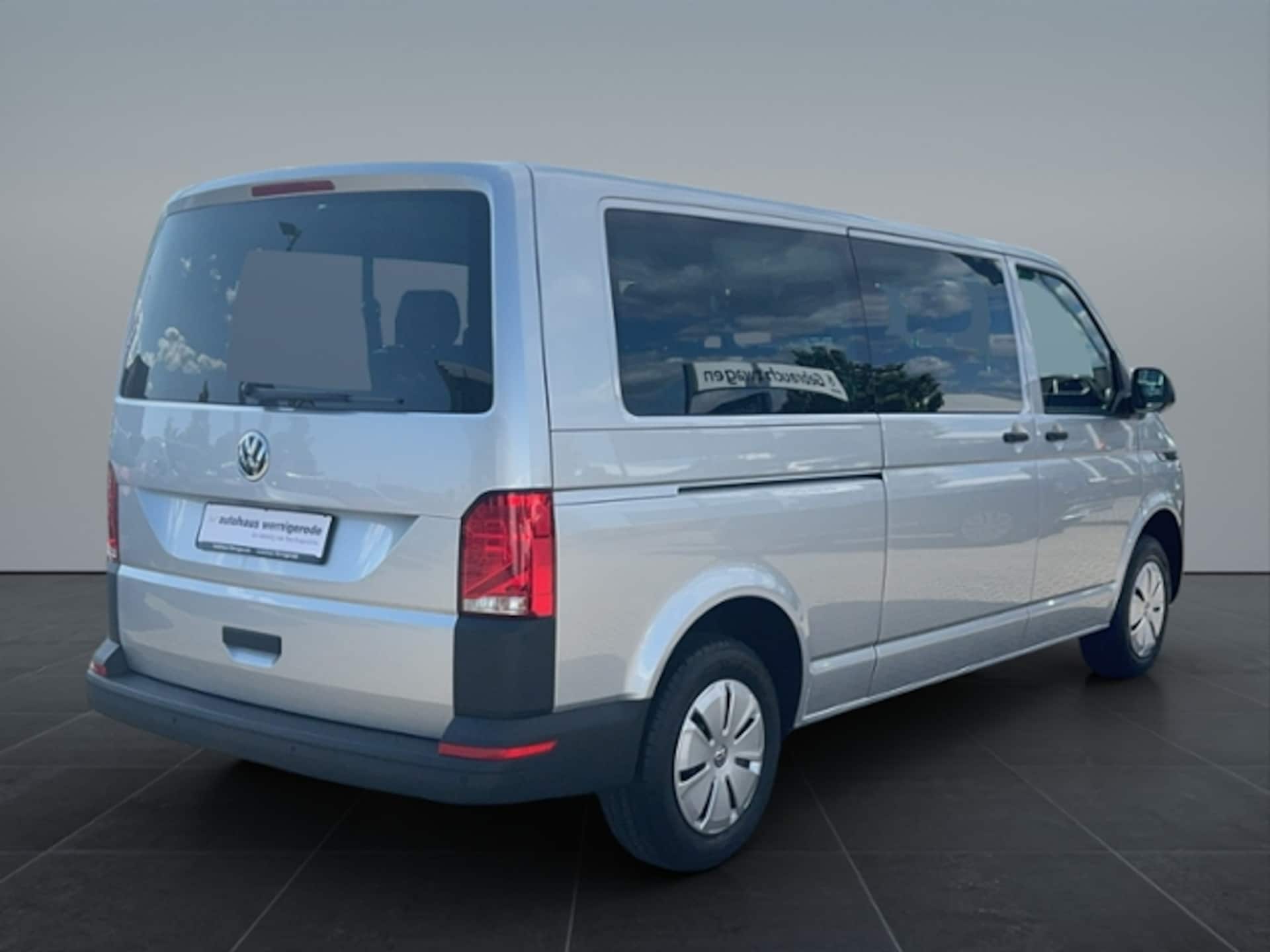 Volkswagen T6.1 Transporter Kombi langer Radstand