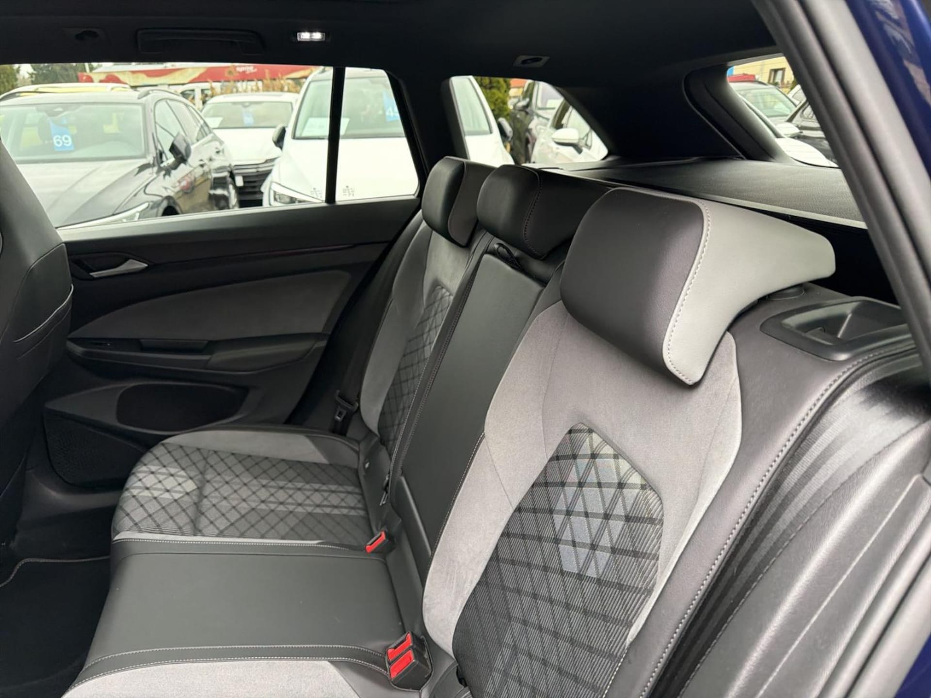 Volkswagen Golf Variant R-Line
