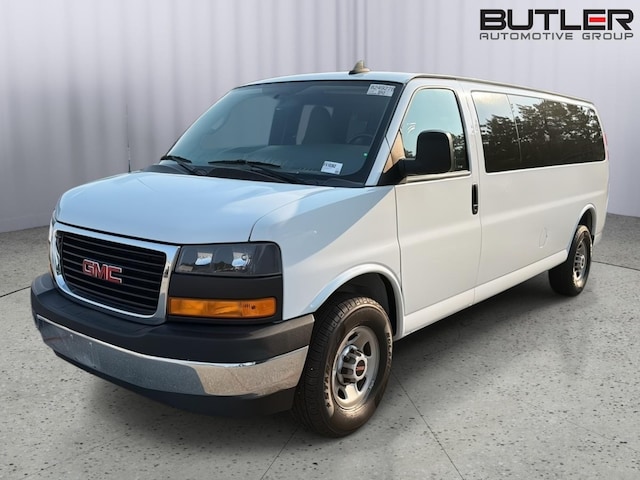 2023 GMC Savana Passenger