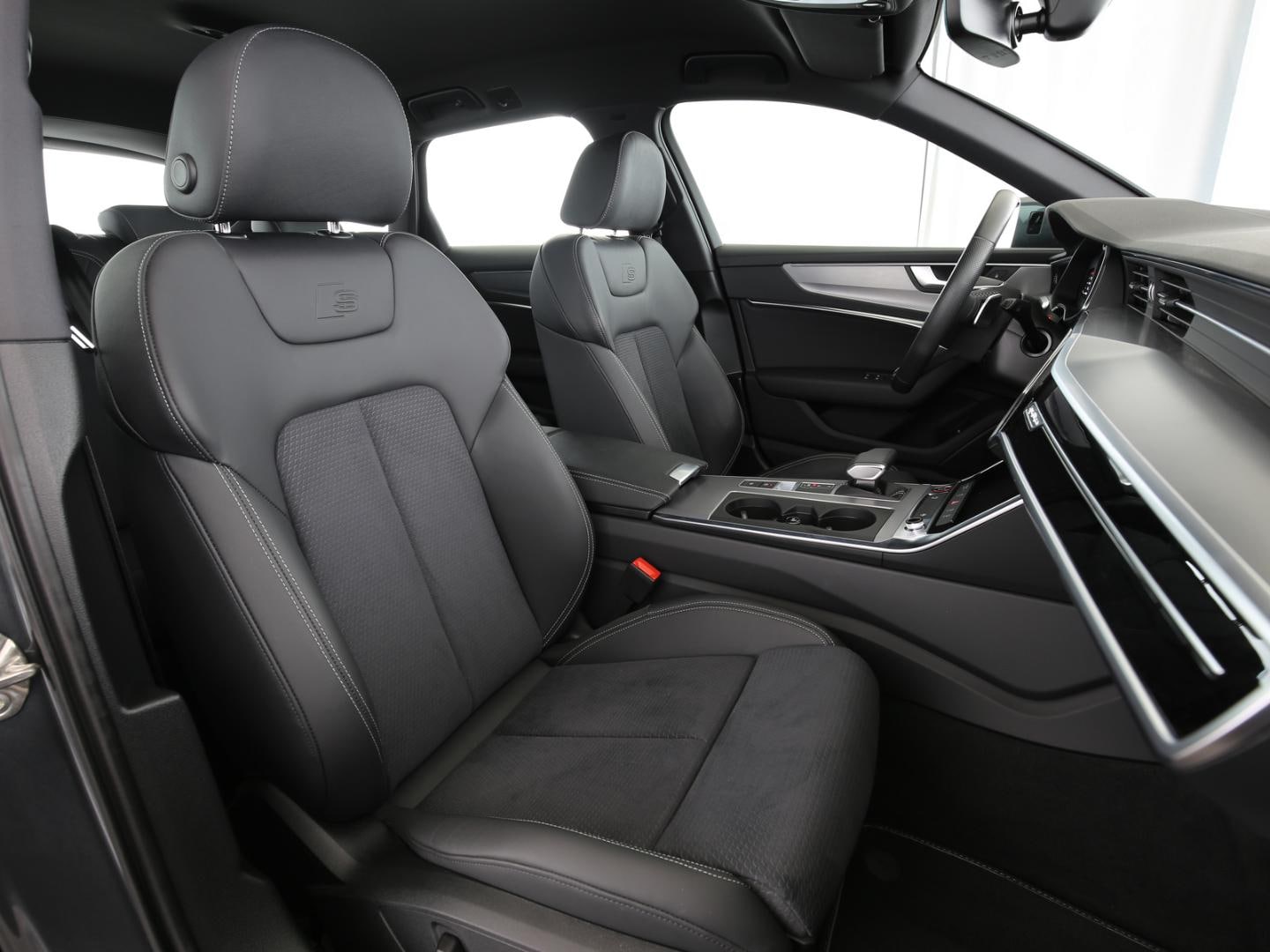 Bild über Audi S6 Avant TDI quattro tiptronic - für weitere Informationen kontaktieren Sie den Audi Partner