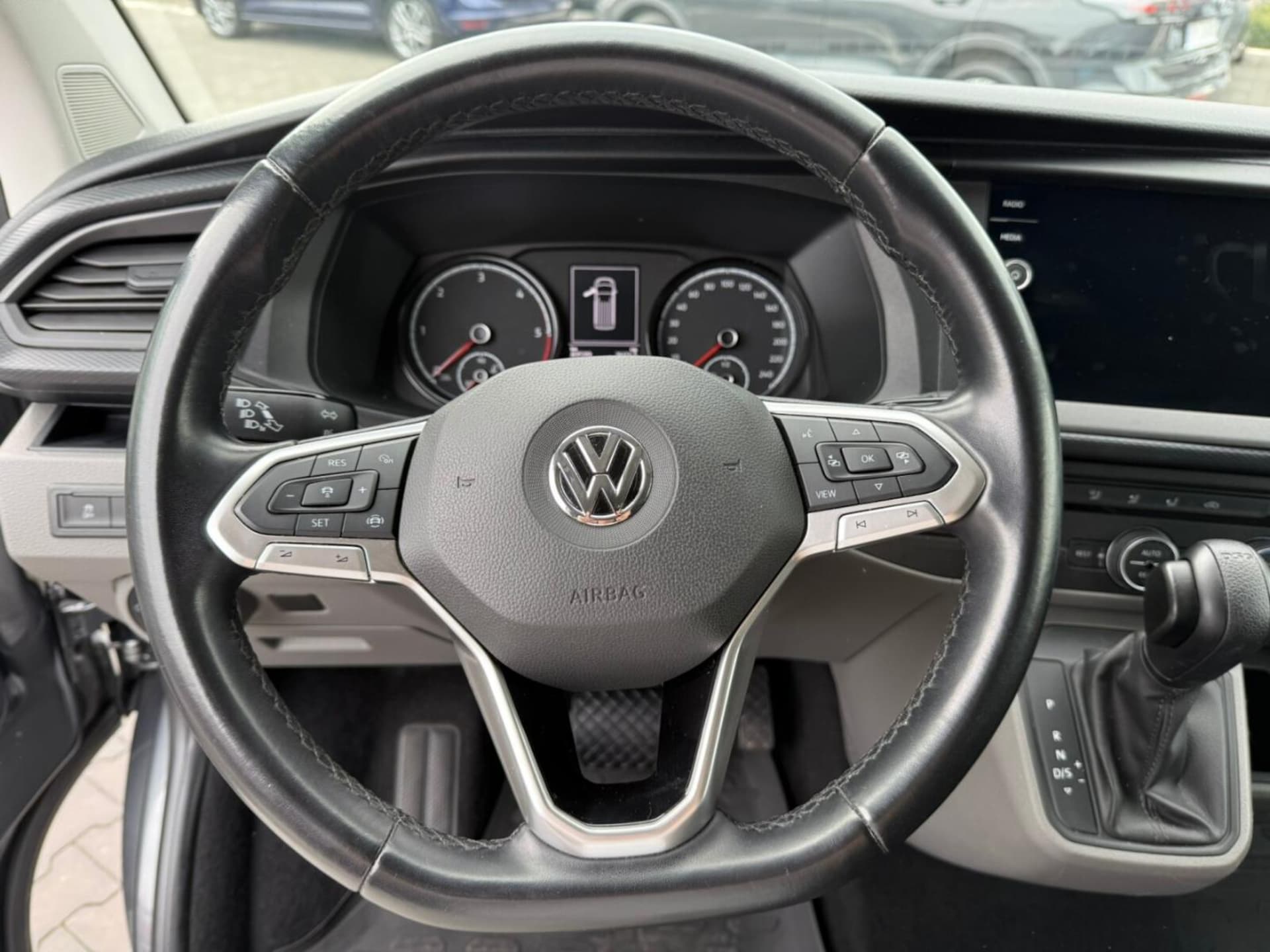 Volkswagen Caravelle 6.1 krótki rozstaw osi SE