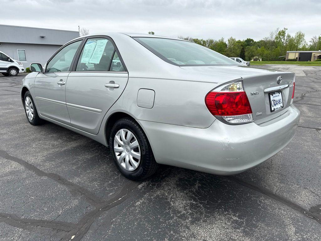 Used 2005 Toyota Camry LE with VIN 4T1BE32K55U397646 for sale in Fort Wayne, IN