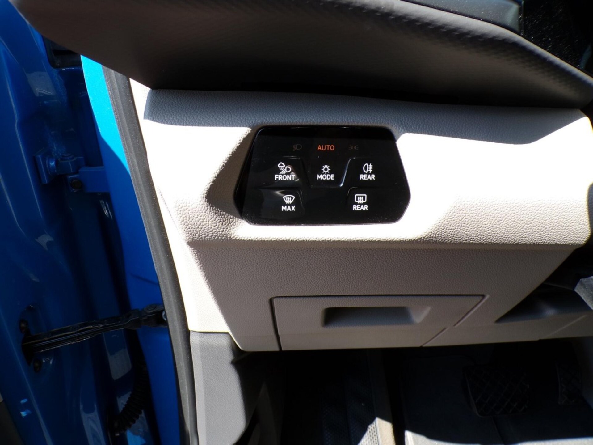 Volkswagen Multivan Langversion Basis-Modell