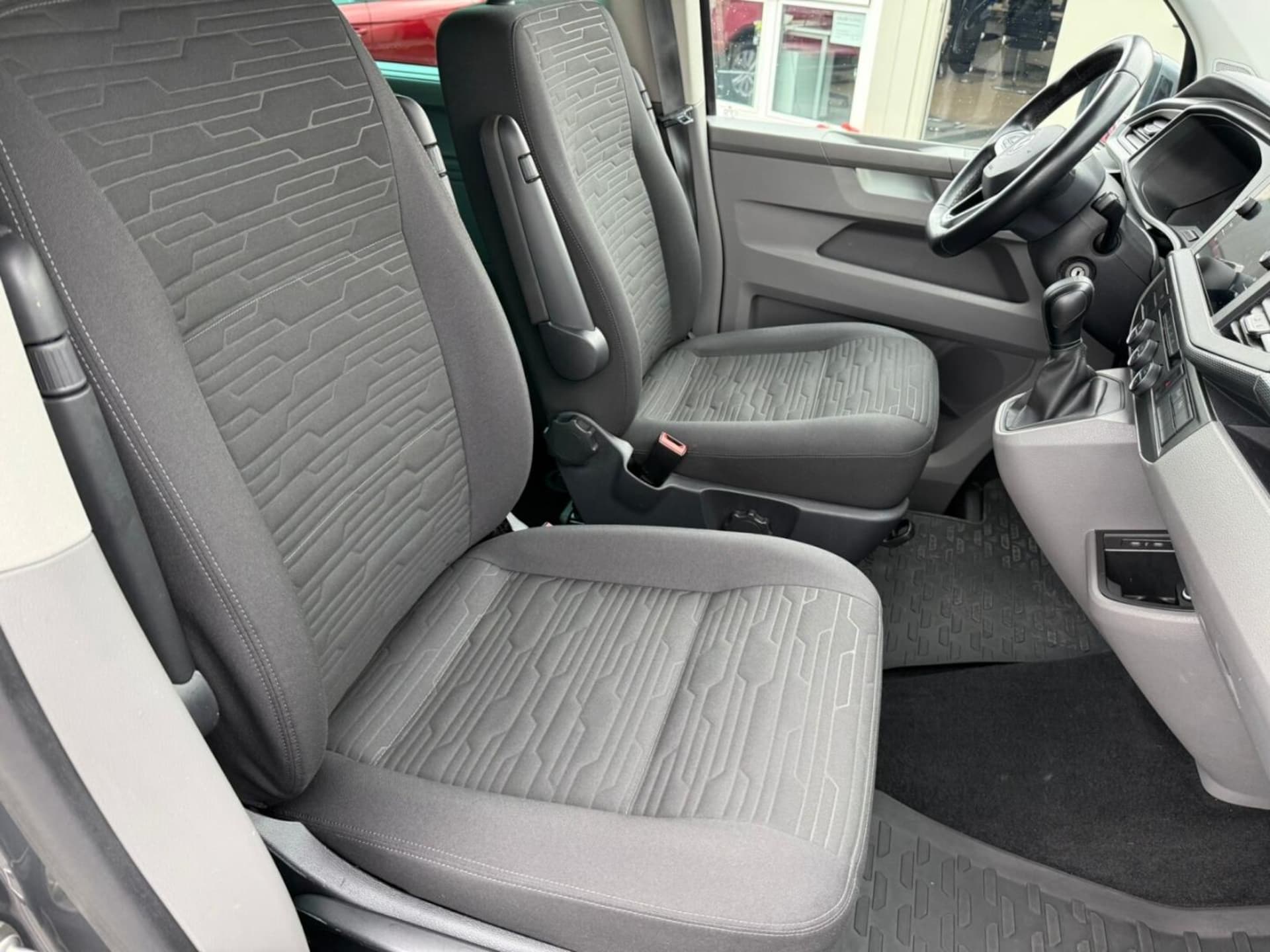 Volkswagen Caravelle 6.1 krótki rozstaw osi SE
