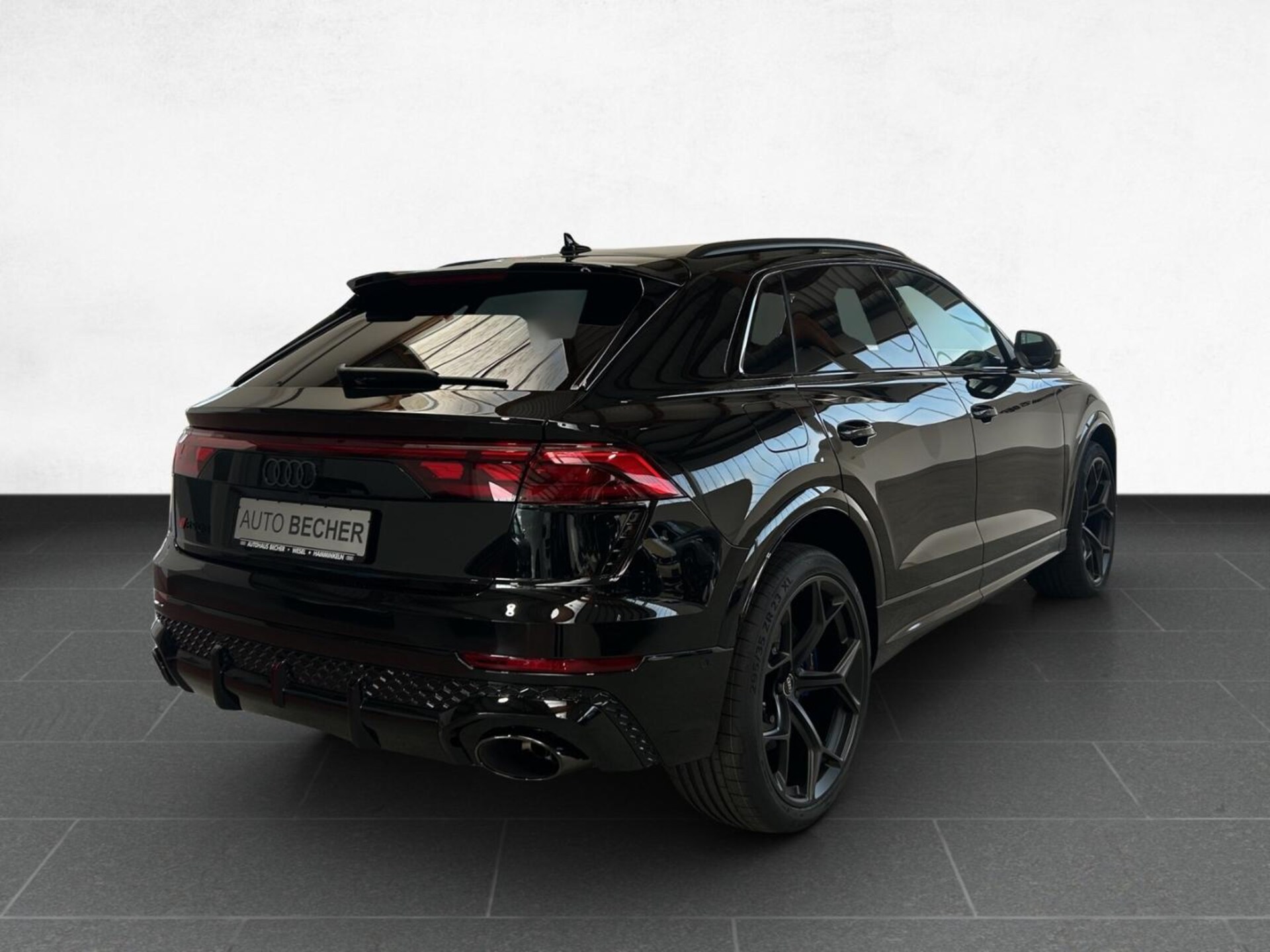 Audi RS Q8 SUV performance