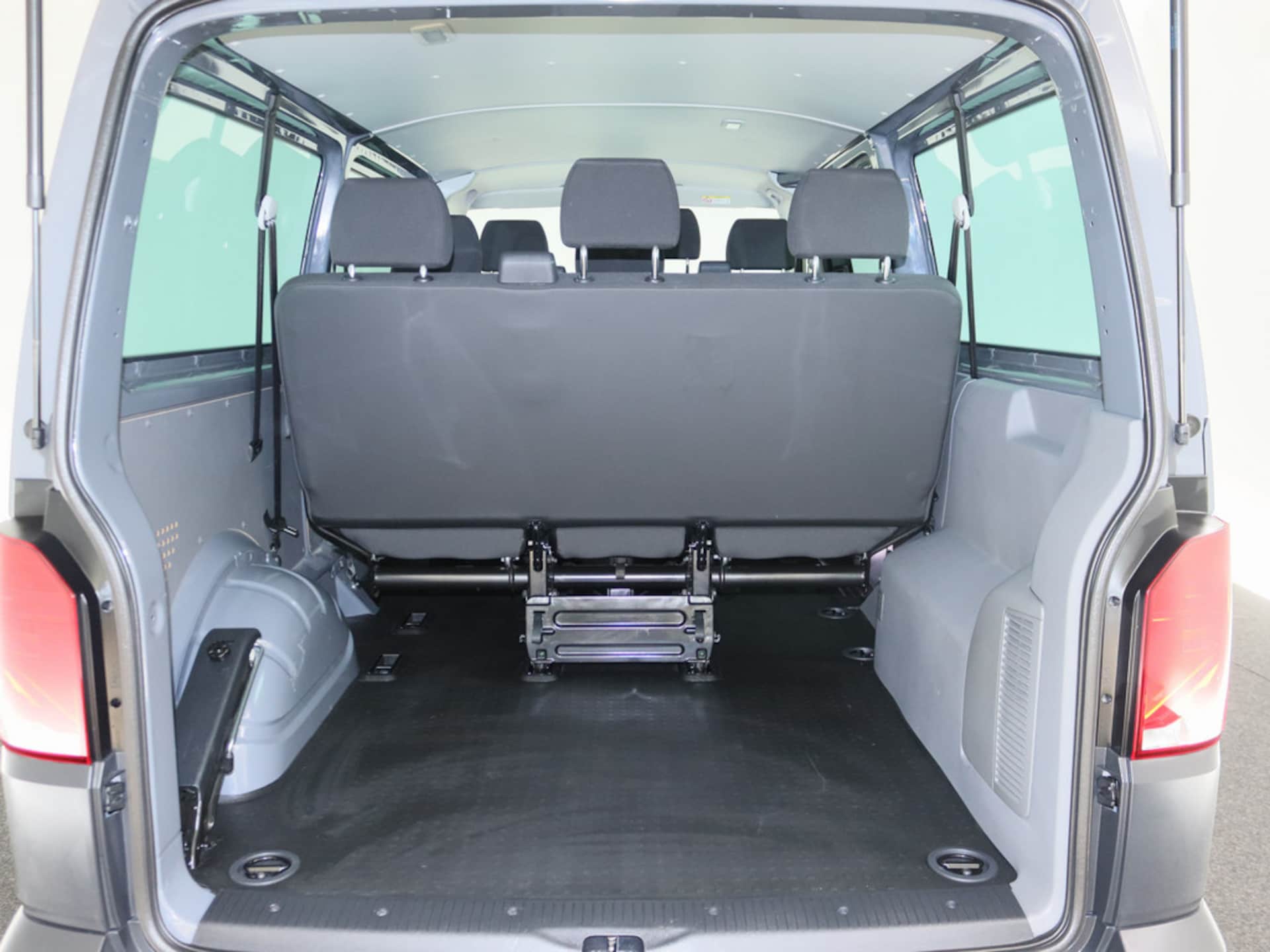 Volkswagen T6.1 Transporter Kombi langer Radstand