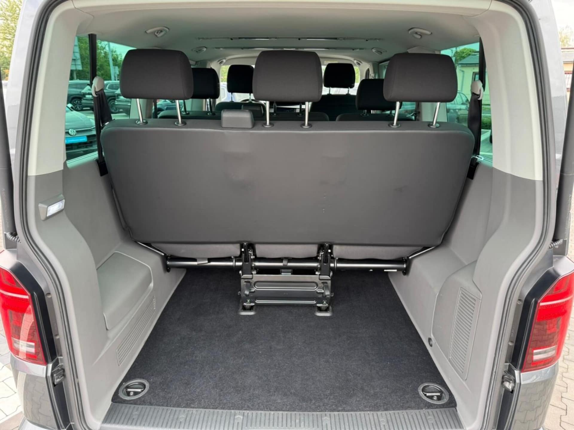 Volkswagen Caravelle 6.1 krótki rozstaw osi SE