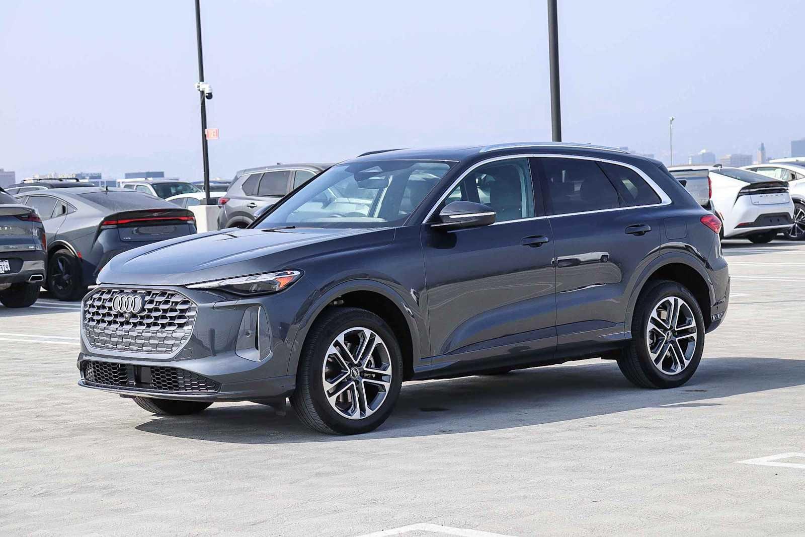 2025 Audi Q5 40 Premium's photo