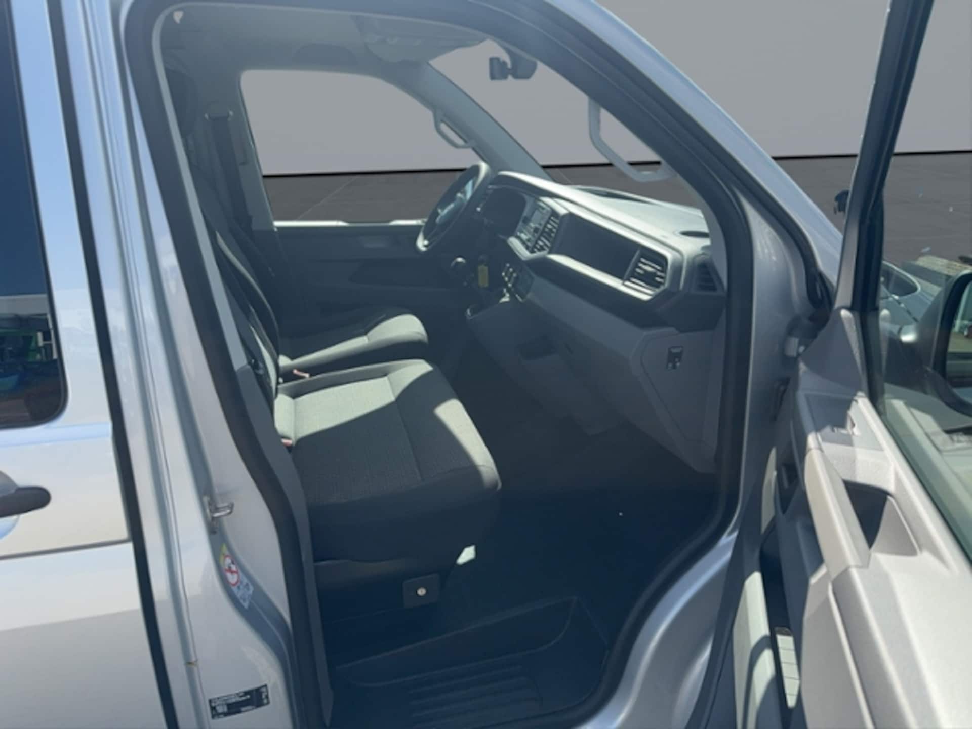 Volkswagen T6.1 Transporter Kombi langer Radstand