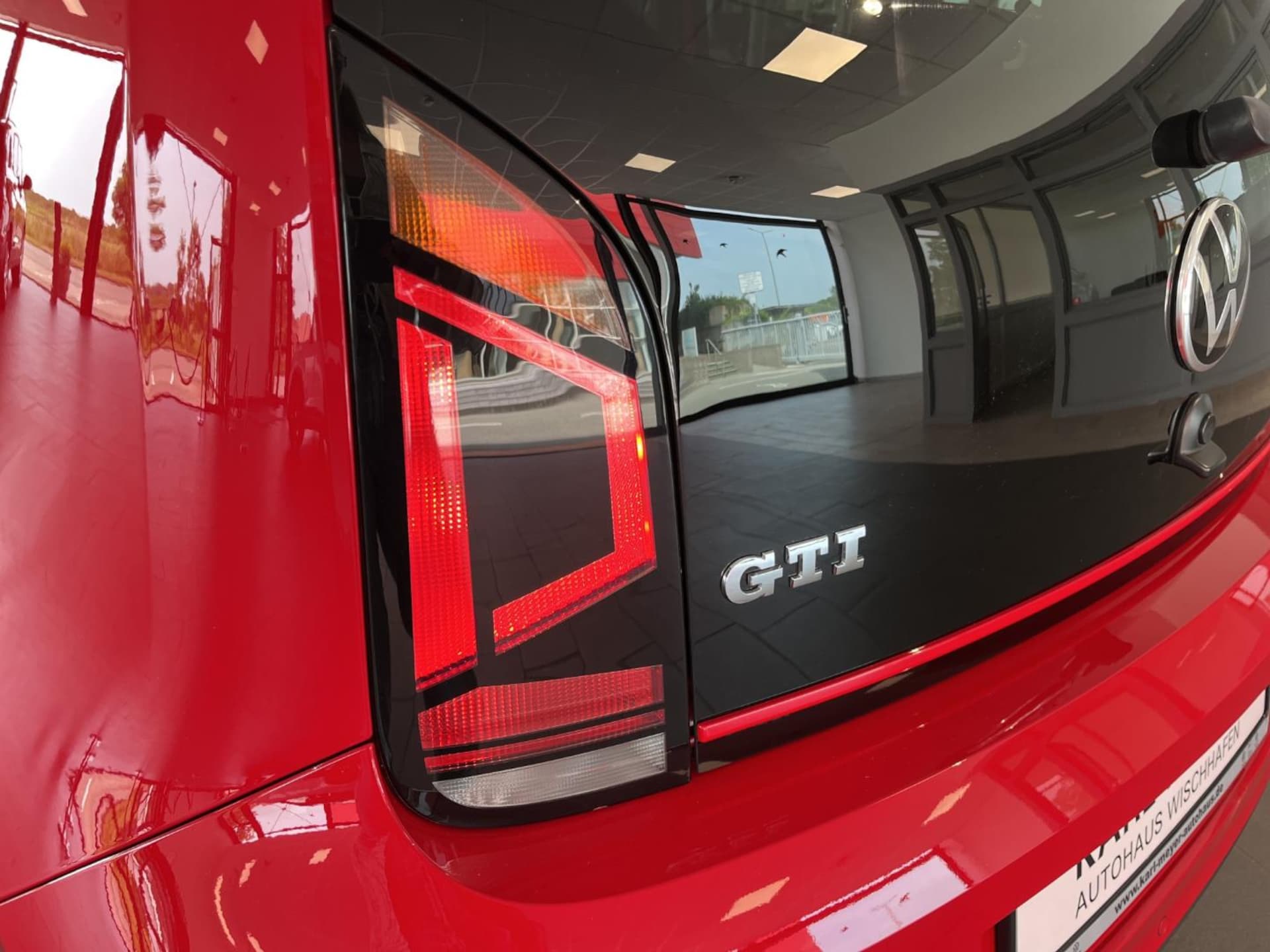 Volkswagen up! GTI