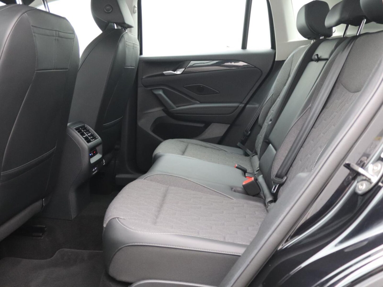 Volkswagen Tiguan – Bild 11