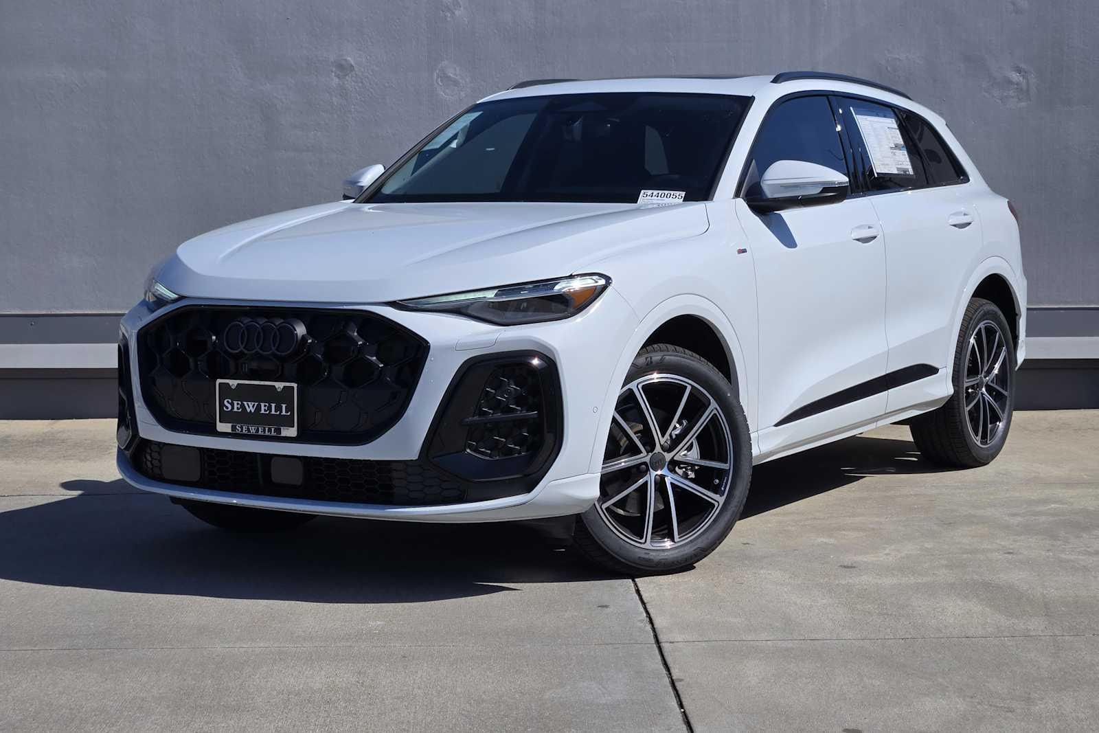 2026 Audi Q5 Premium Plus quattro's photo