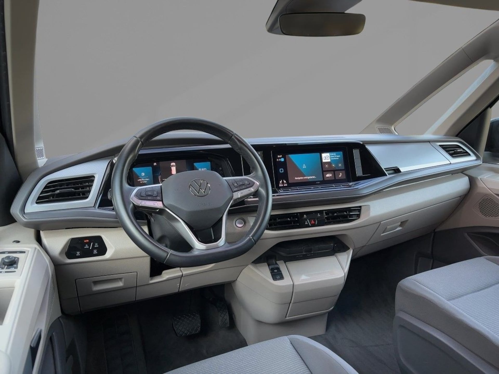 Volkswagen Multivan Langversion Basis-Modell