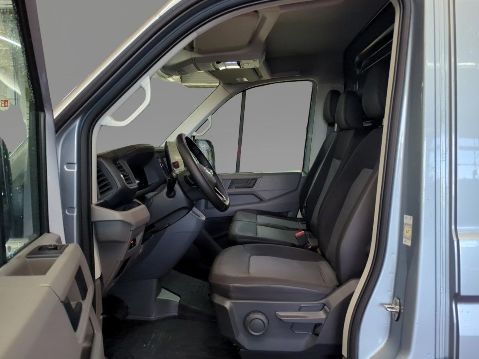 Volkswagen Crafter Kasten mittlerer Radstand – Bild 7