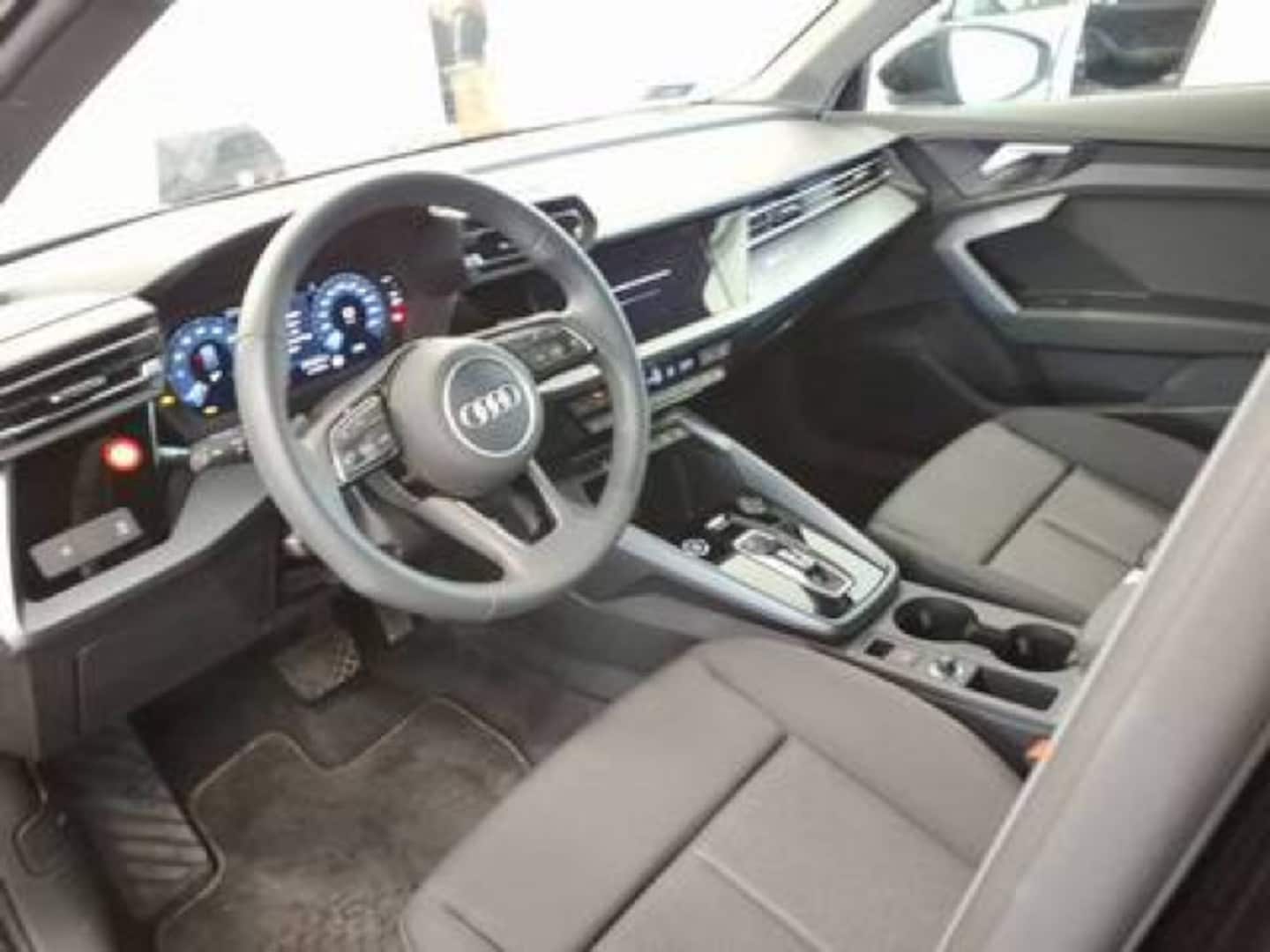 Bild über Audi A3 allstreet 35 TFSI S tronic - für weitere Informationen kontaktieren Sie den Audi Partner