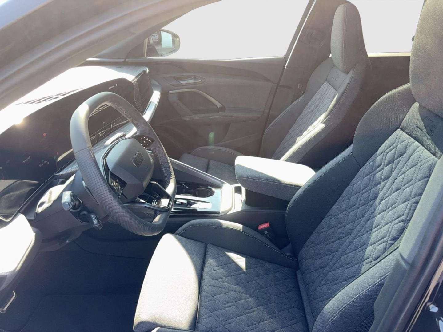 Bild über Audi Q5 Sportback TDI quattro 150 kW S tronic - für weitere Informationen kontaktieren Sie den Audi Partner